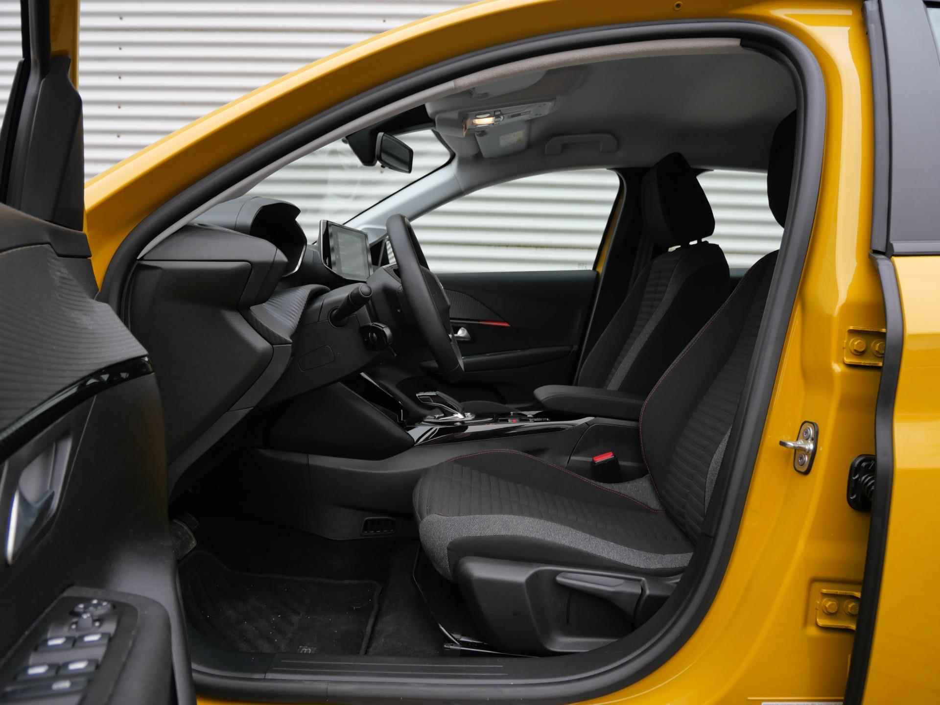 Peugeot e-208 5-deurs Active Pack EV 3-FASEN 50kWh 136pk 16% BIJTELLING! NU MET GRATIS THUISLADER NAVI | STOELVERW. | DAB+ | PARKEERHULP | KEYLESS START | LM-VELGEN - 21/77