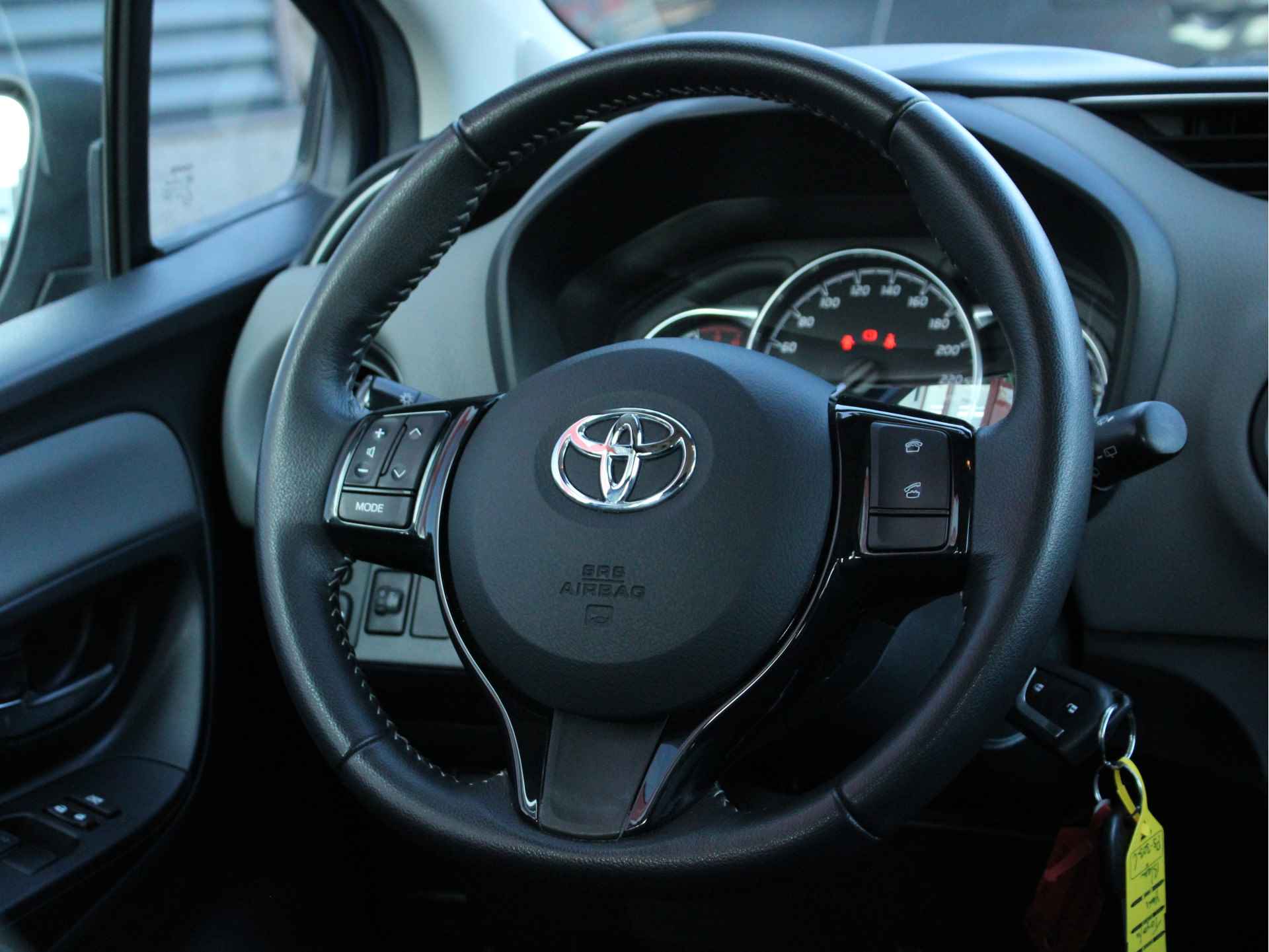 Toyota Yaris 1.0 VVT-i Comfort Bluetooth, Radio/CD-Speler, Regensensor, Airco - 21/31