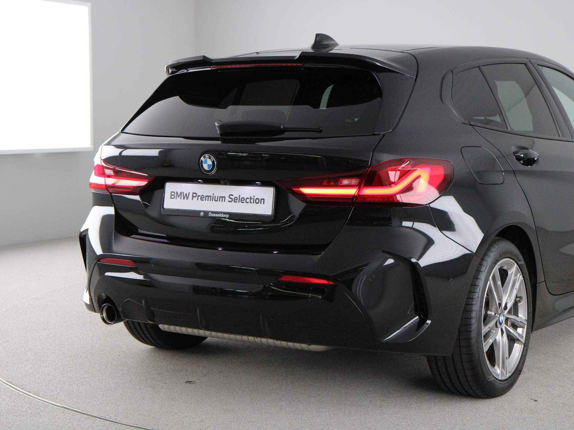 BMW 1 Serie 118i M-Sport - 20/23