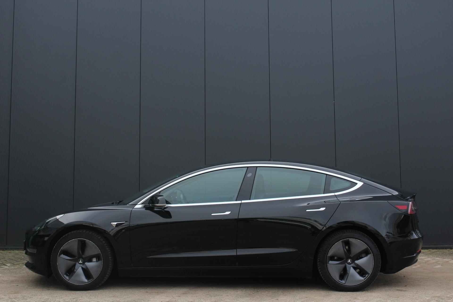 Tesla Model 3 Long Range 75 kWh | Full-Map Navigatie | Basic AutoPilot | Stoelverwarming Voor+Achter | Elektrisch Verstelbare Stoelen | Blind Spot Warning | LED-Verlichting - 8/22