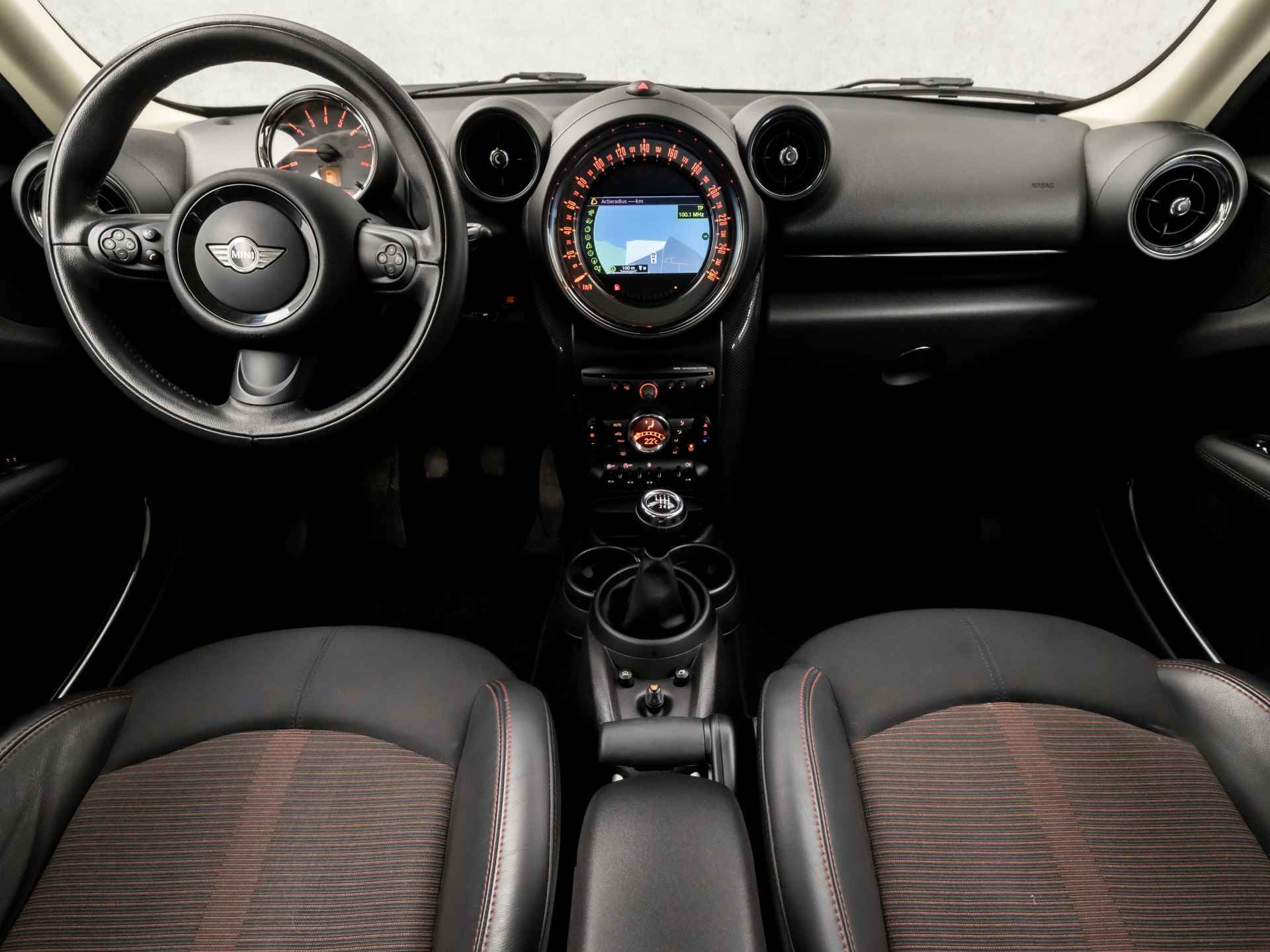 MINI Countryman 1.6 One Knockout Edition (NAVIGATIE, LOGISCH NAP, XENON, CLIMATE, LEDER, SPORTSTOELEN, PARKEERSENSOREN, LM VELGEN, CRUISE, NIEUWE APK, NIEUWSTAAT) - 6/34