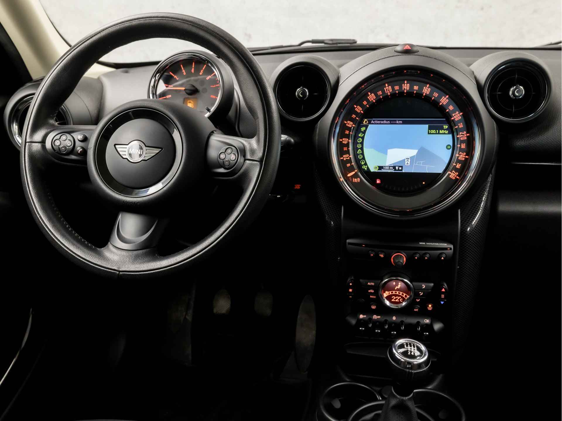 MINI Countryman 1.6 One Knockout Edition (NAVIGATIE, LOGISCH NAP, XENON, CLIMATE, LEDER, SPORTSTOELEN, PARKEERSENSOREN, LM VELGEN, CRUISE, NIEUWE APK, NIEUWSTAAT) - 7/34