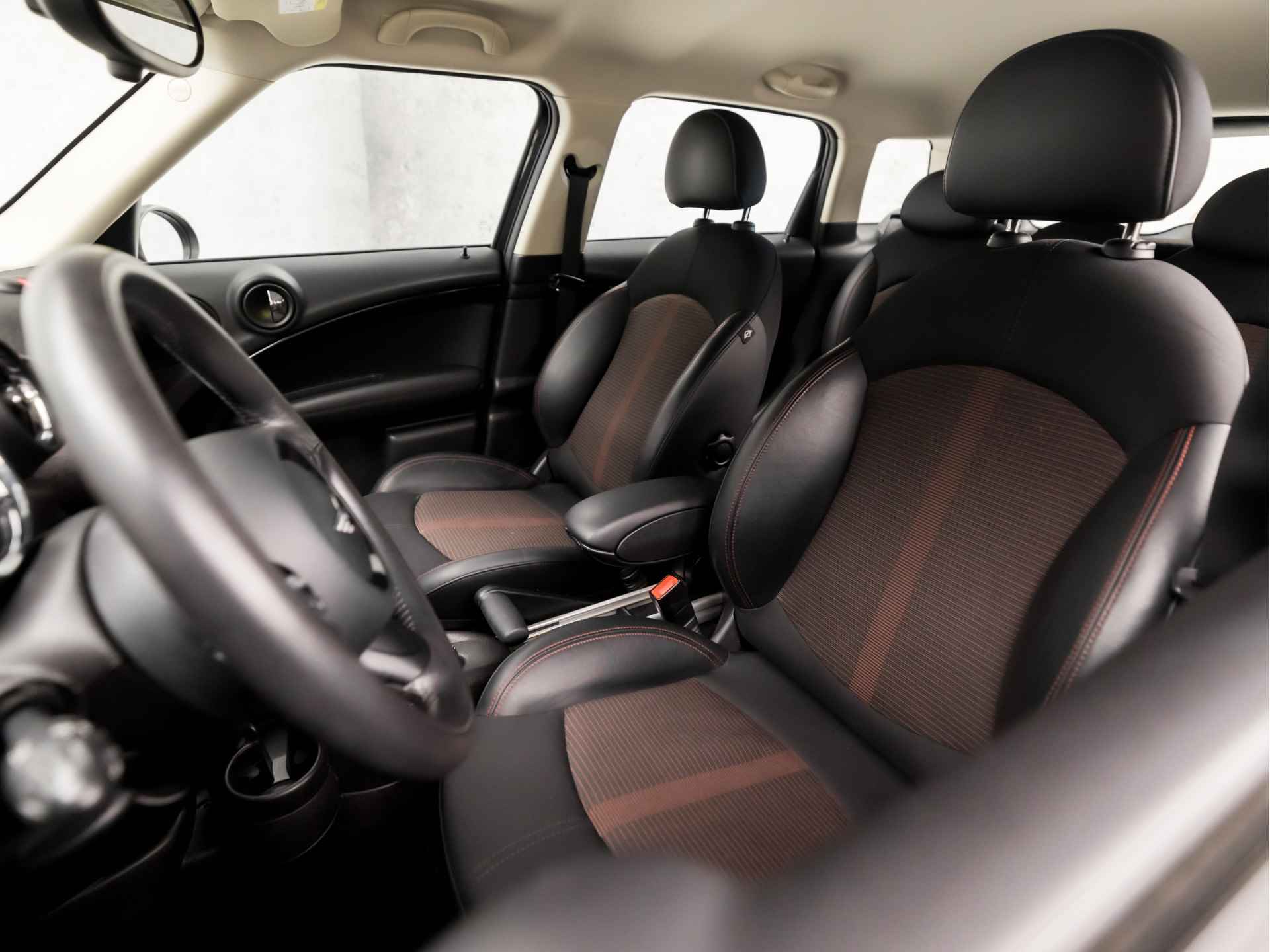 MINI Countryman 1.6 One Knockout Edition (NAVIGATIE, LOGISCH NAP, XENON, CLIMATE, LEDER, SPORTSTOELEN, PARKEERSENSOREN, LM VELGEN, CRUISE, NIEUWE APK, NIEUWSTAAT) - 13/34