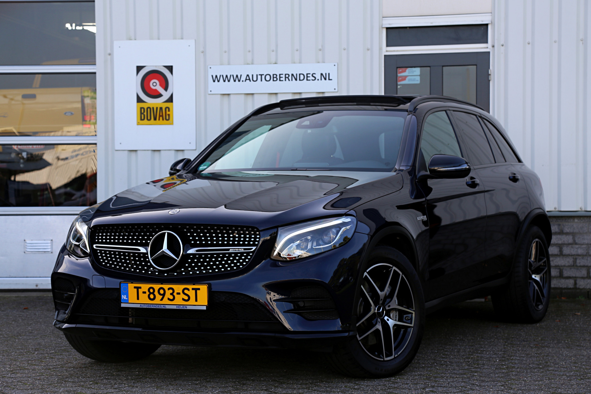 Mercedes-Benz GLC 43 AMG 367PK 4MATIC 9G-Aut.*Perfect MB Onderh.*BTW*Night pakket/Pano/Burmester/Elek. Trekhaak/Half Leder/Stoelverw./LED/Elek. Kl bij viaBOVAG.nl