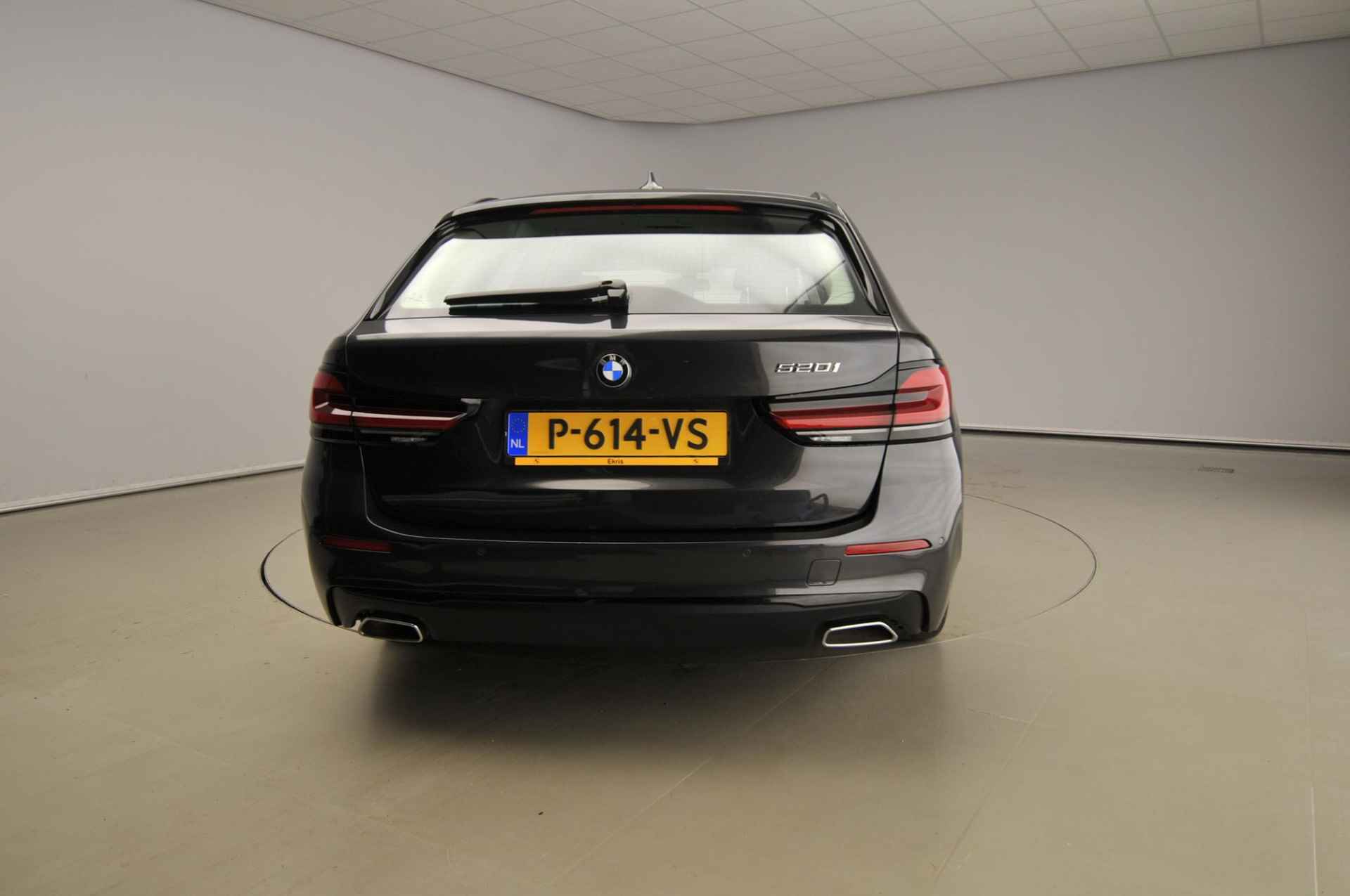 BMW 5 Serie Touring 520i | LED | Leder | Navigatie | Comfortzetels | Trekhaak | Stoelverwarming | DAB | Alu 17 inch - 7/39