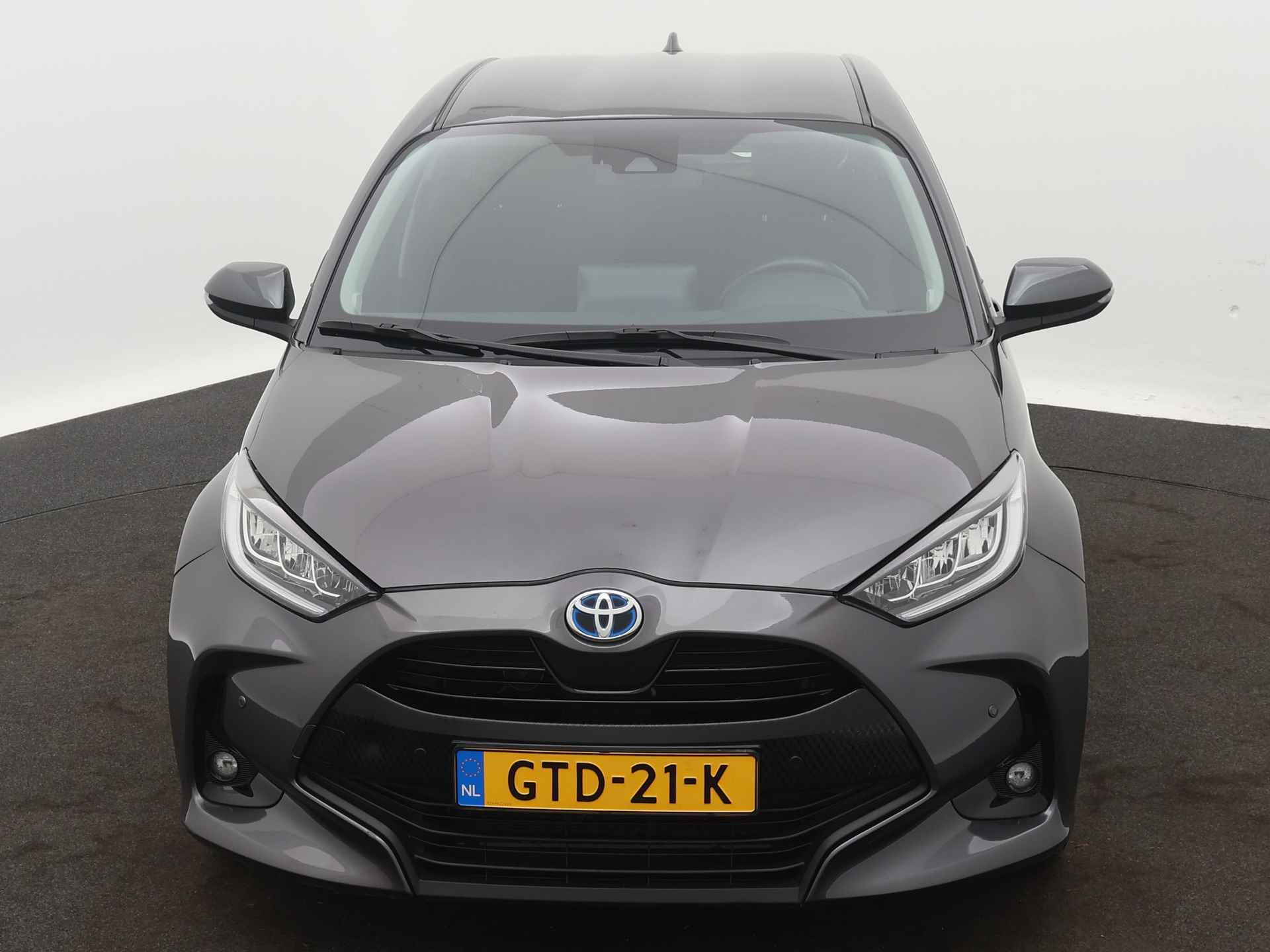 Toyota Yaris 1.5 Hybrid Active Plus Limited | LED | Voorstoelen verwarmd | Camera | Parkeersensoren | - 27/45