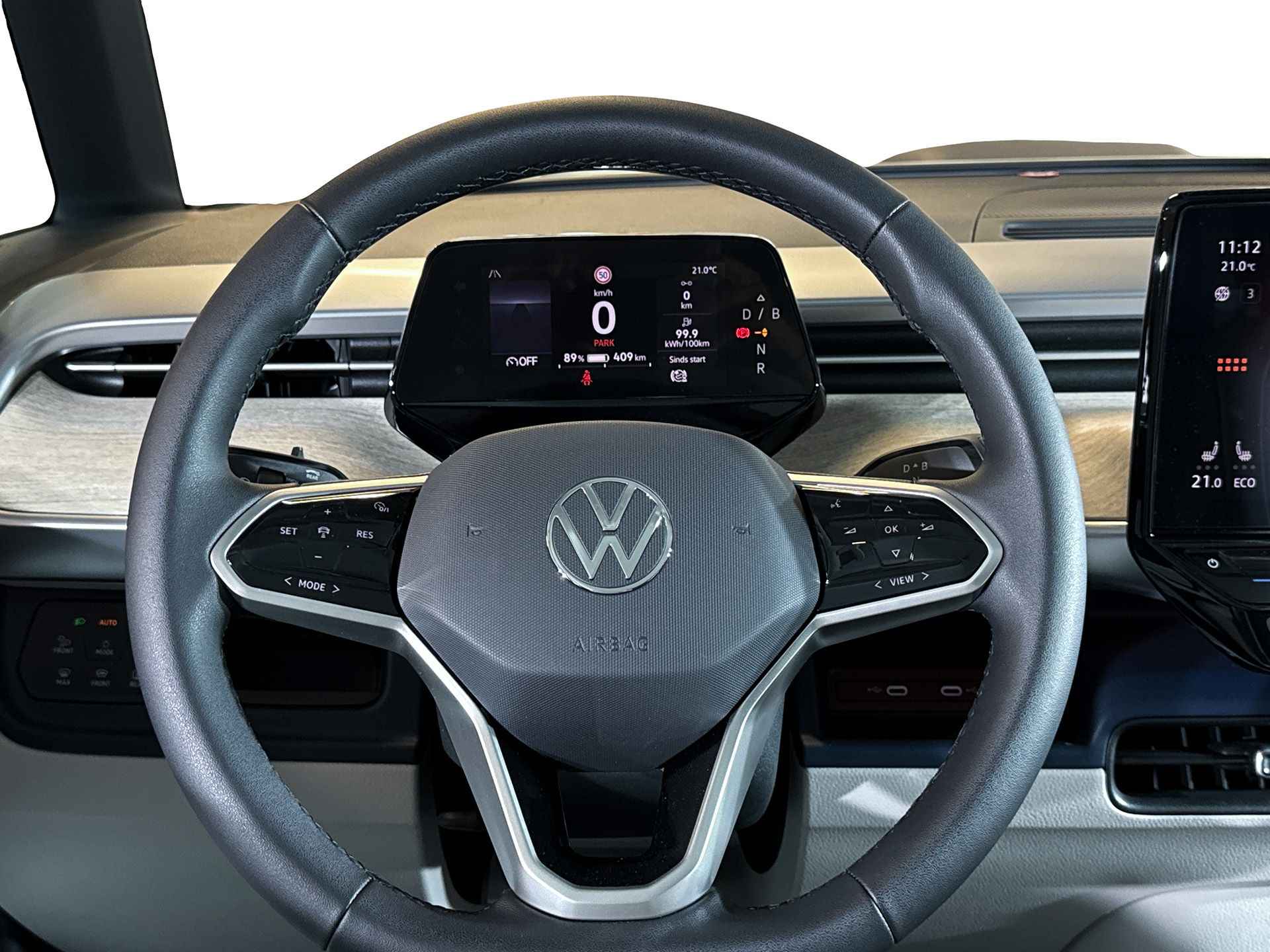 Volkswagen ID. Buzz Pro 77kWh 204pk / Adaptive Cruise Control / Navigatiesysteem / Achteruitrijcamera / Koplampverlichting LED Matrix (IQ.Light) - 25/35