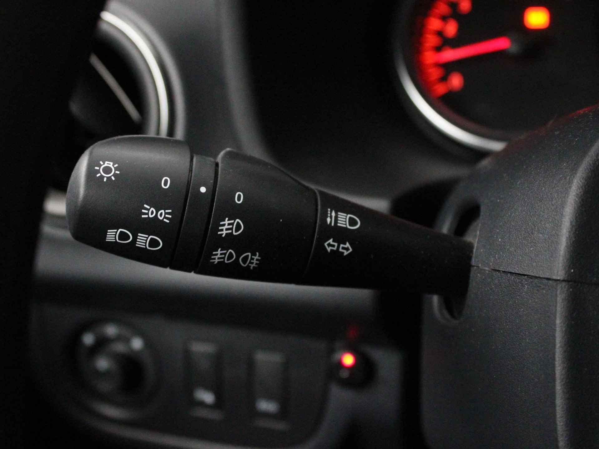 Dacia Sandero 1.0 TCe 100 Comfort | LED | PDC | Navi | DAB+ | Airco | Cruise | Bluetooth | 29.617 KM! | Stoelverwarming - 32/42