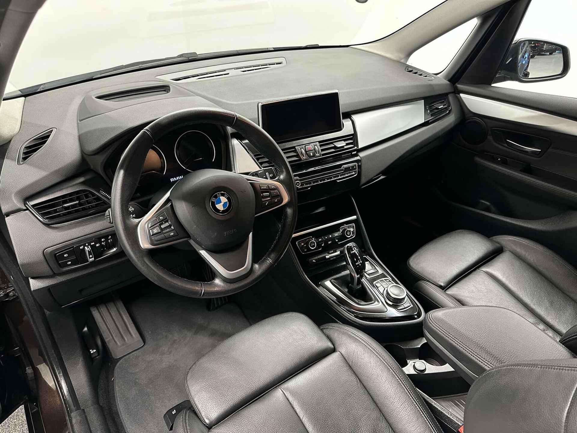 BMW 2-serie Gran Tourer 218i High Executive Edition|Navi|Camera|Leer|NAP| - 16/43