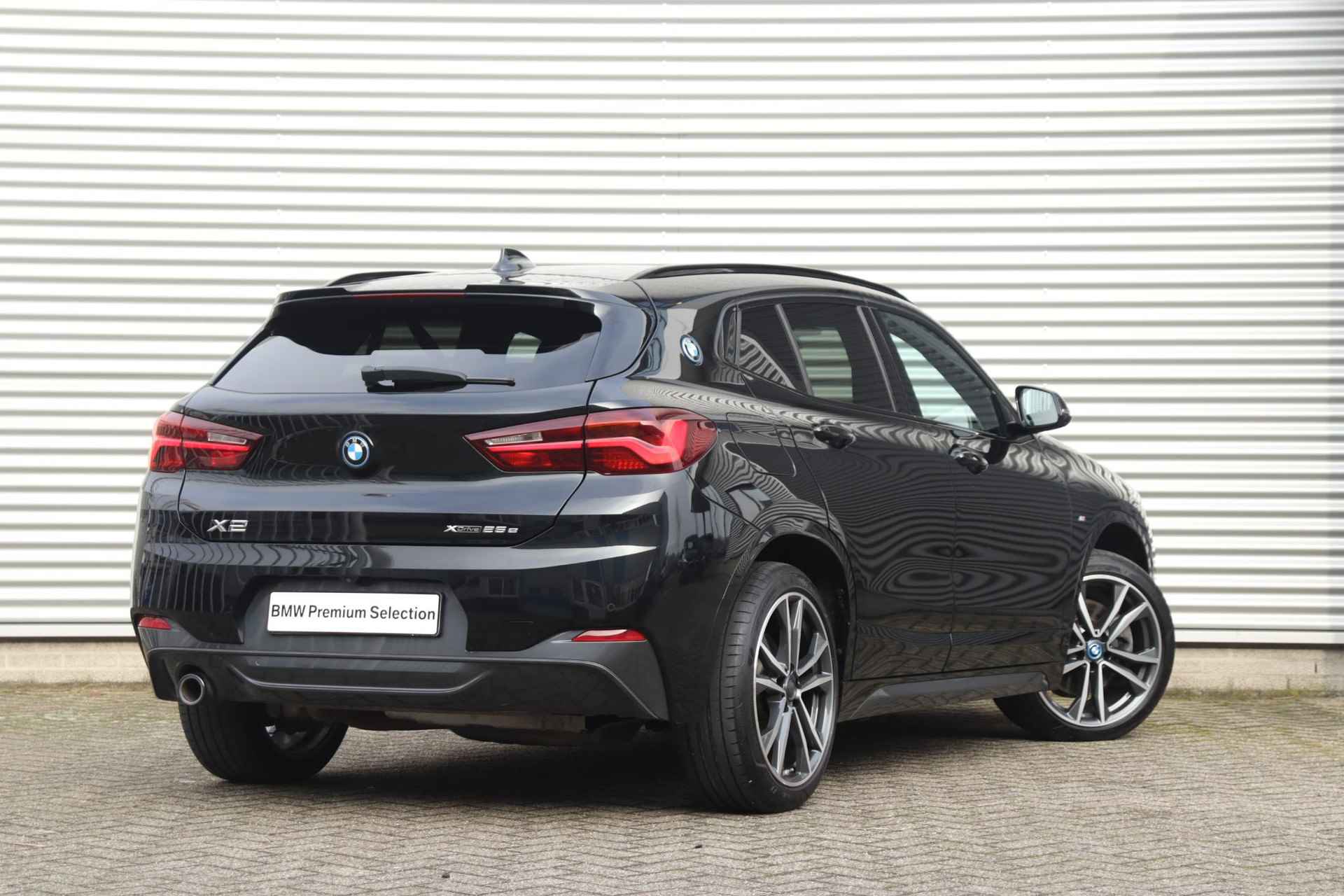 BMW X2 xDrive25e | High Executive | M Sportpakket | Driving Assistant Plus | Achteruitrijcamera | Head-Up | Comfort Access | HiFi | Active Cruise Control | Elektr. Achterklep | 19''LMV - 2/35