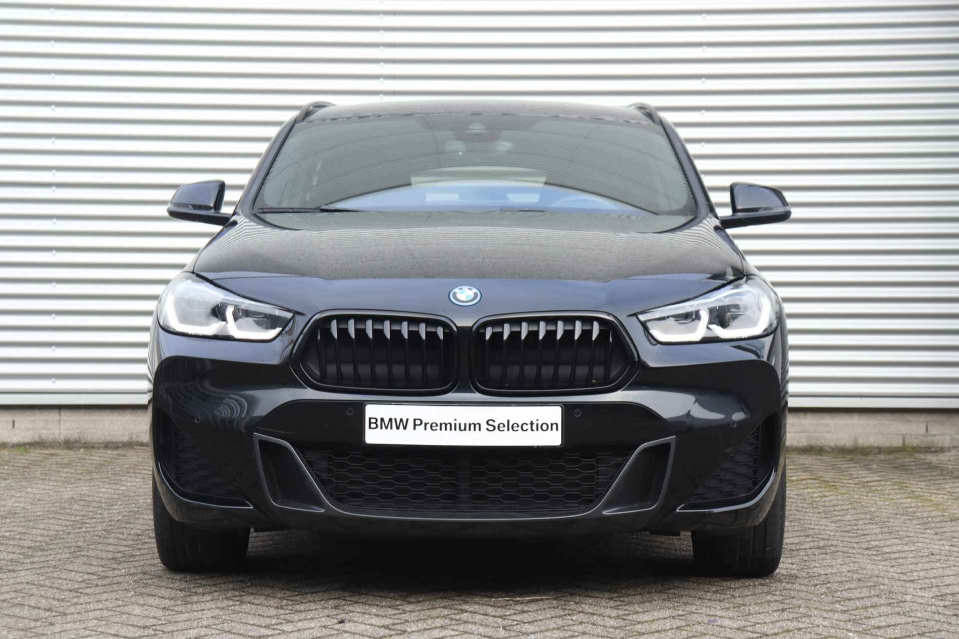 BMW X2 xDrive25e | High Executive | M Sportpakket | Driving Assistant Plus | Achteruitrijcamera | Head-Up | Comfort Access | HiFi | Active Cruise Control | Elektr. Achterklep | 19''LMV - 3/35