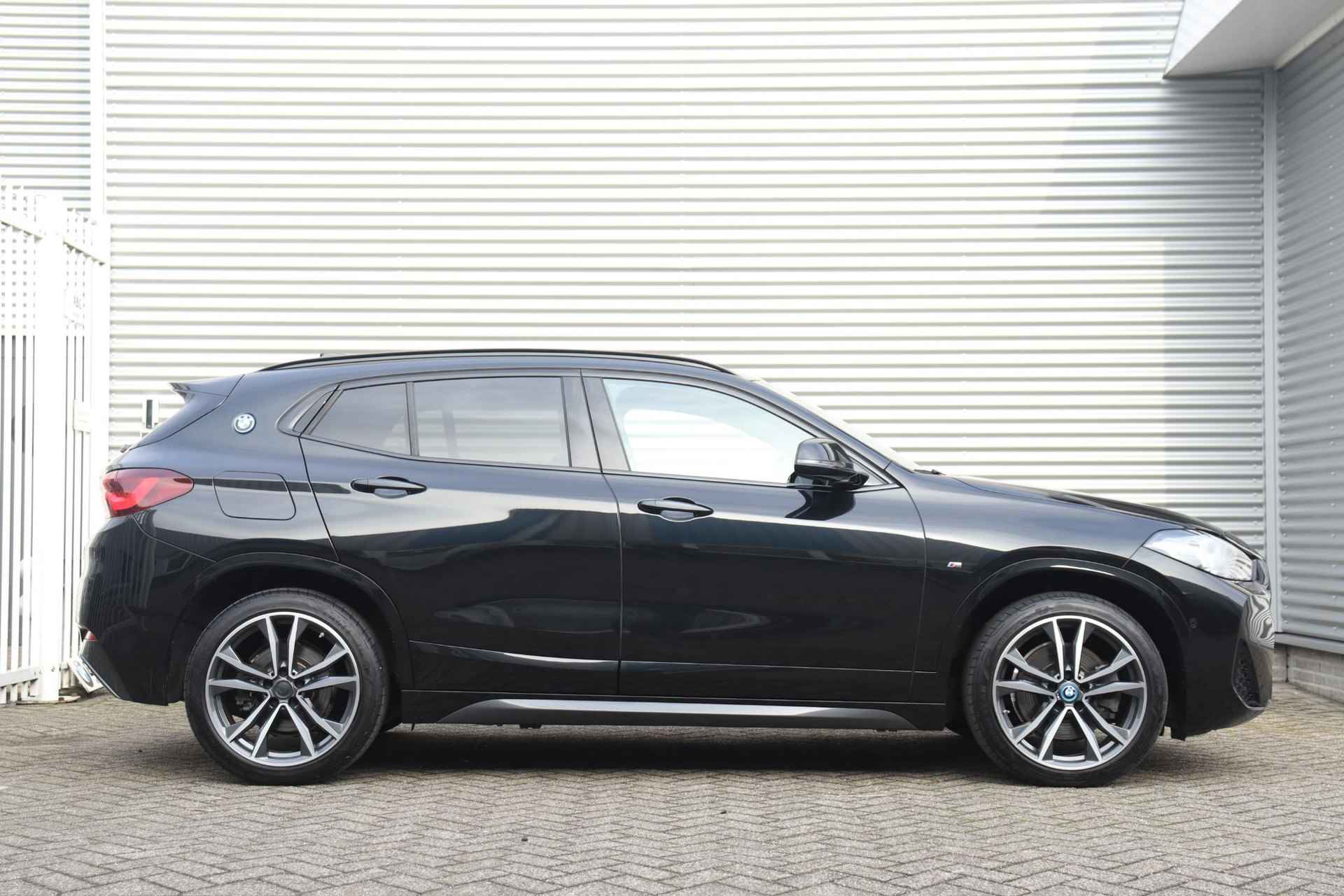 BMW X2 xDrive25e | High Executive | M Sportpakket | Driving Assistant Plus | Achteruitrijcamera | Head-Up | Comfort Access | HiFi | Active Cruise Control | Elektr. Achterklep | 19''LMV - 5/35