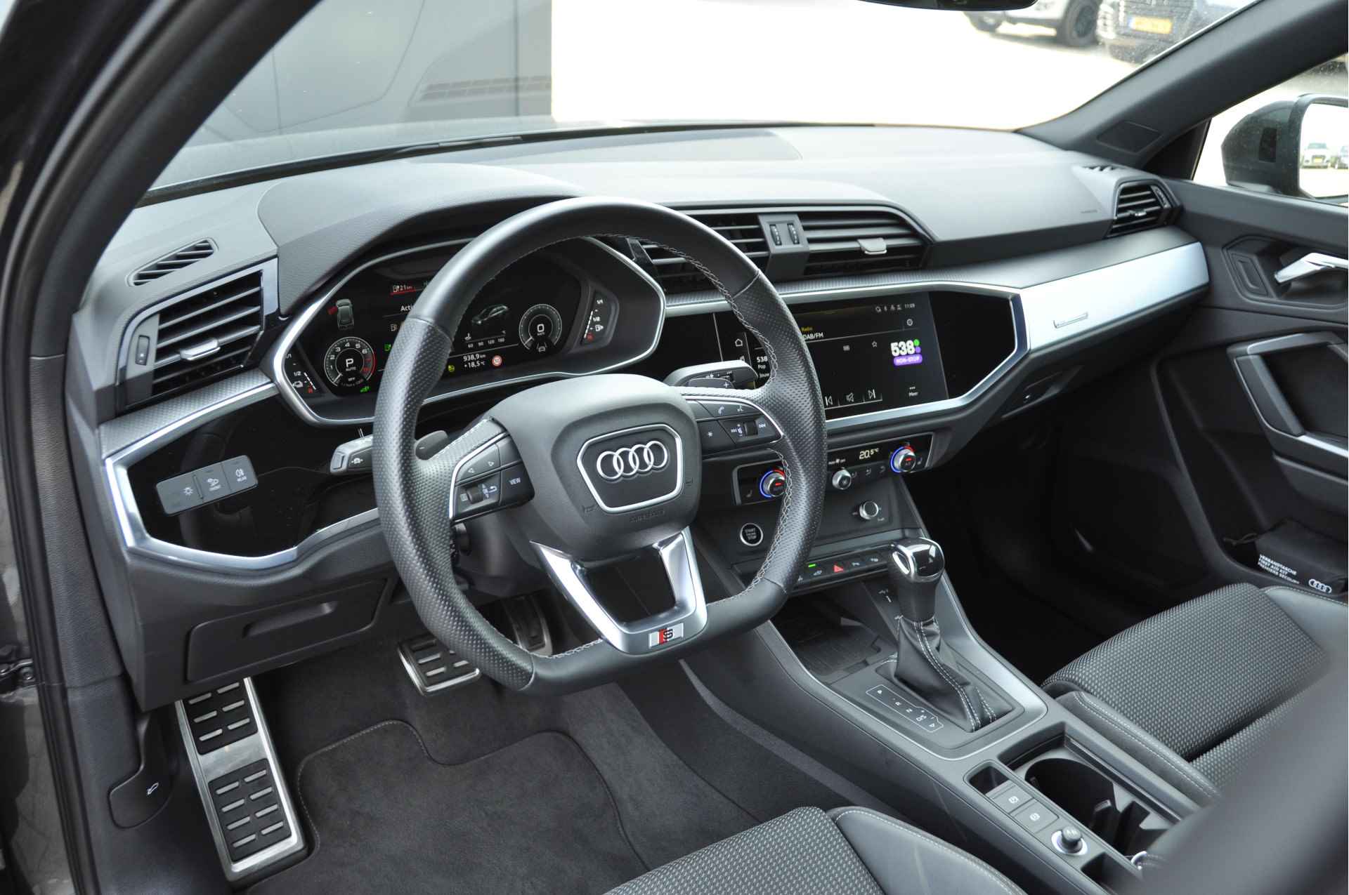 Audi Q3 45 TFSIe 2x S-Line Black Optic LED ACC Virtual Cockpit - 8/43