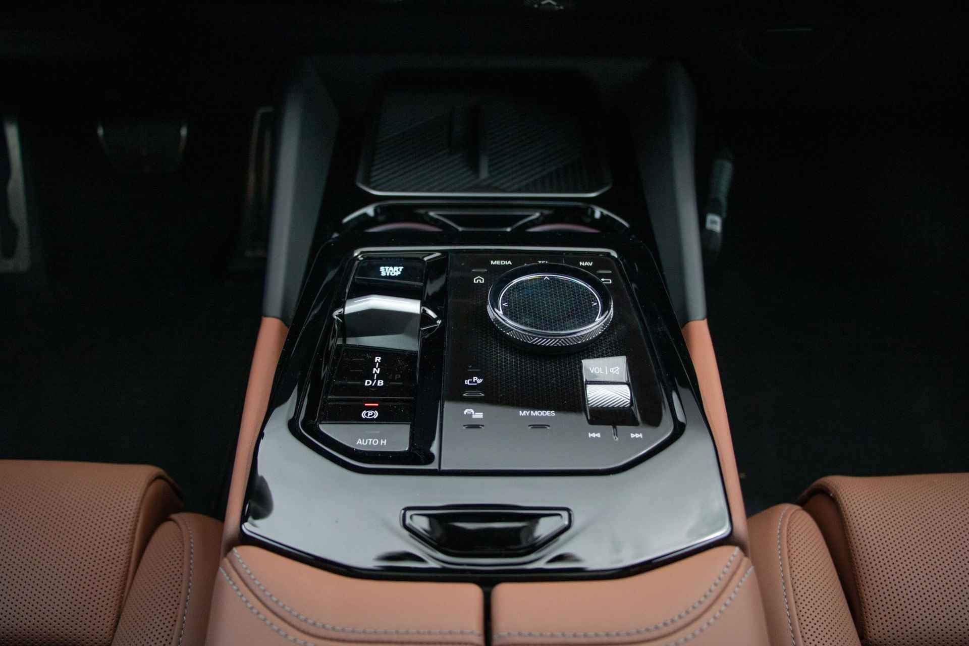 BMW i5 Sedan eDrive40 84 kWh | M Sport Pro | Driving Assistant Pro | Panoramadak | - 16/37