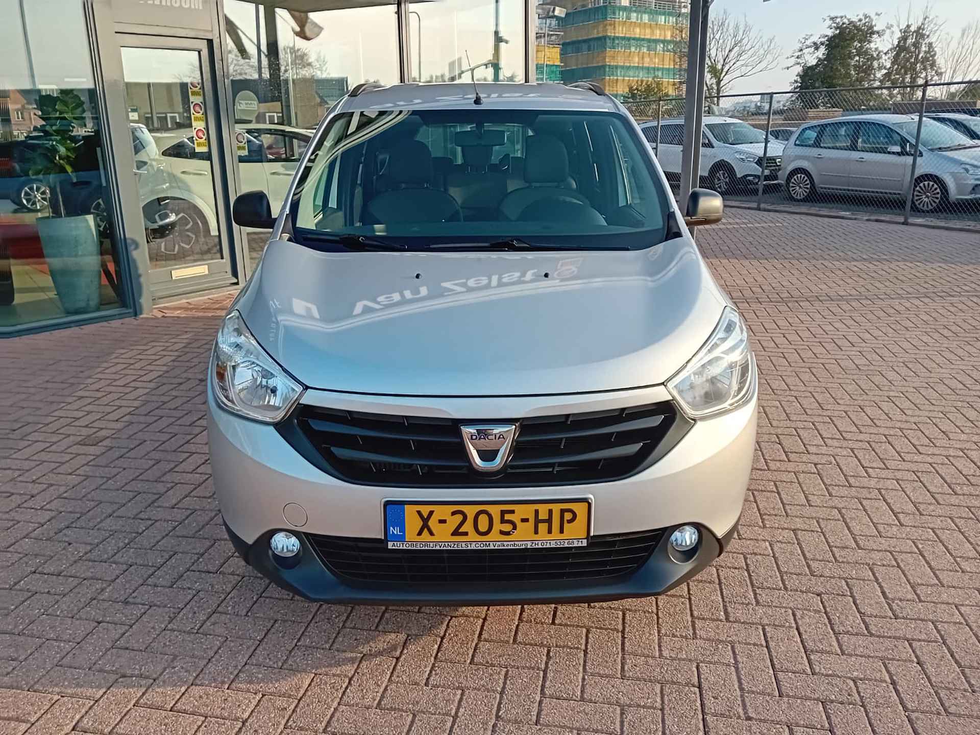 Dacia Lodgy 1.2 TCe Ambiance 7p. Multimediasysteem, Bluetooth Telefoonverbinding, Cruise control, Elektrische ramen, Lichtmetalen velgen, Nette auto, Dealer onderhouden, BOVAG - 3/22