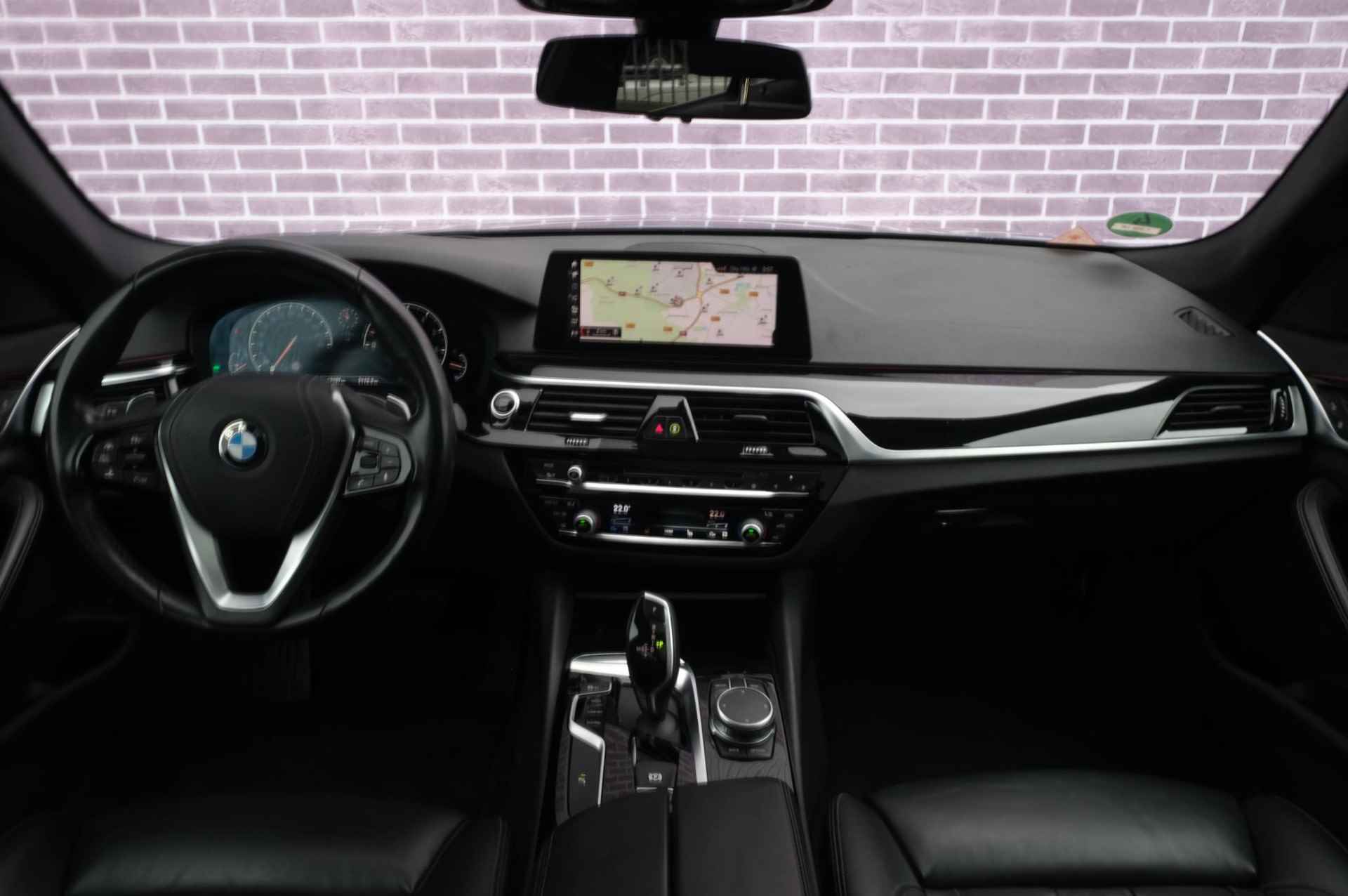 BMW 5-serie Touring 540i xDrive High Executive |Schuif Kanteldak | Achteruitrijcamera | Apple Carplay | Leer | Stoelverwarming | Sportonderstel | Keyless | Adaptive Cruisecontrole | PDC |Parkeersensoren| - 40/49