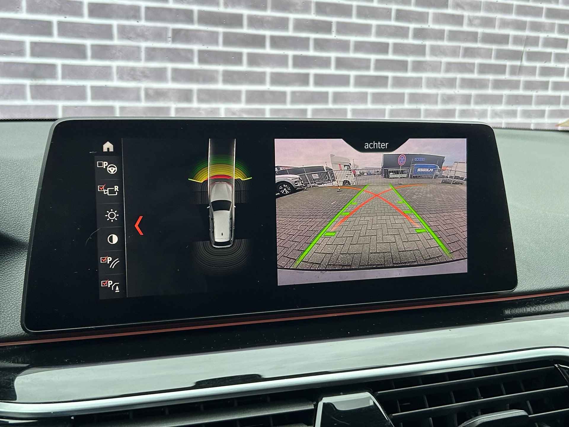 BMW 5-serie Touring 540i xDrive High Executive |Schuif Kanteldak | Achteruitrijcamera | Apple Carplay | Leer | Stoelverwarming | Sportonderstel | Keyless | Adaptive Cruisecontrole | PDC |Parkeersensoren| - 42/49