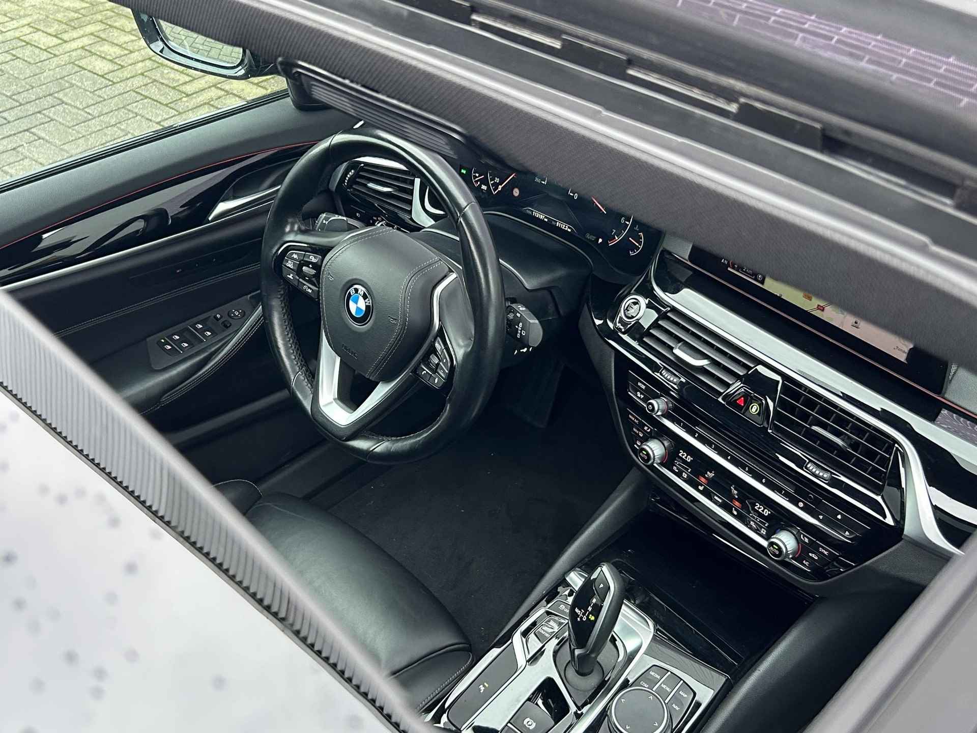 BMW 5-serie Touring 540i xDrive High Executive |Schuif Kanteldak | Achteruitrijcamera | Apple Carplay | Leer | Stoelverwarming | Sportonderstel | Keyless | Adaptive Cruisecontrole | PDC |Parkeersensoren| - 4/49