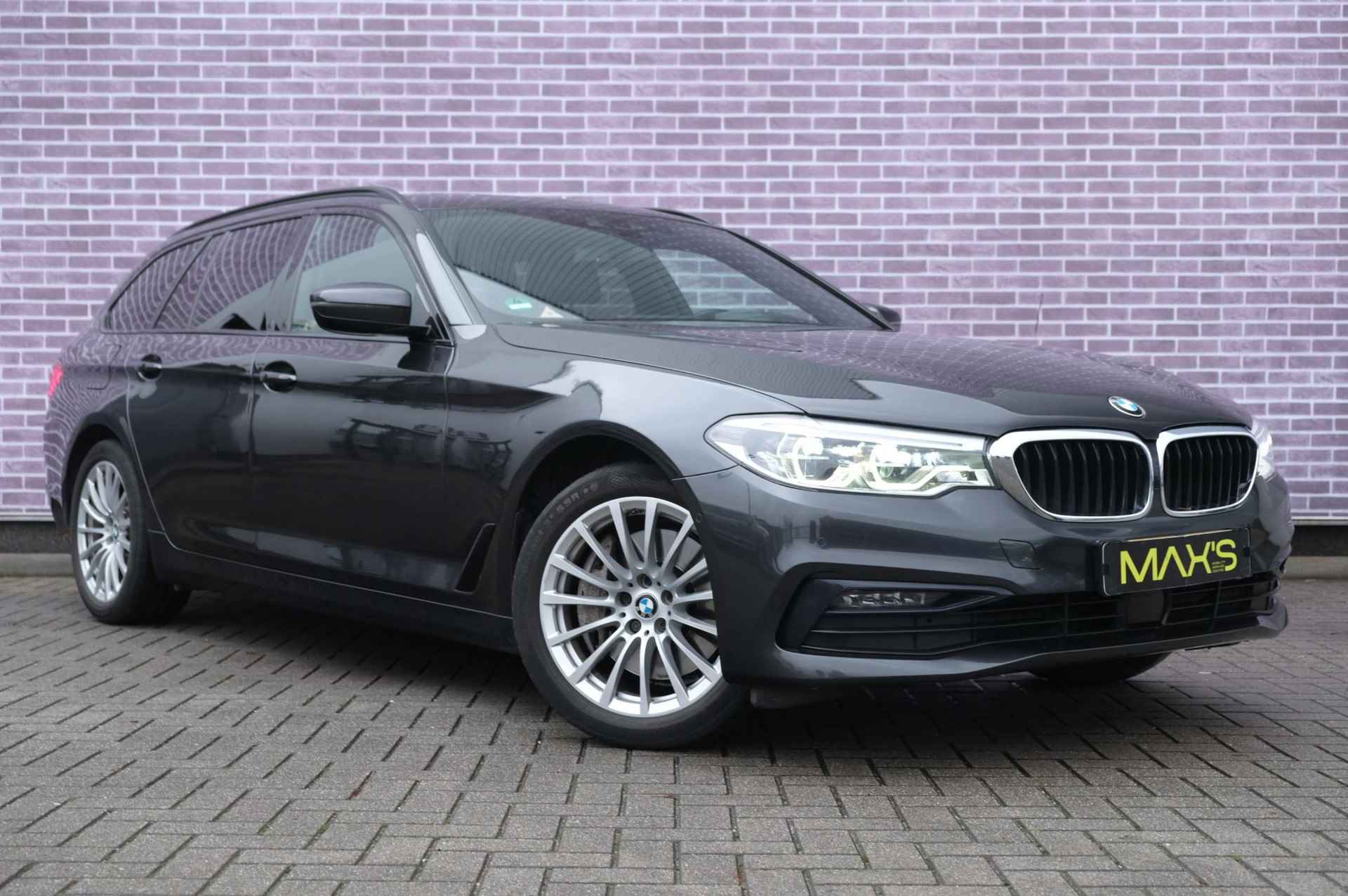 BMW 5-serie Touring 540i xDrive High Executive |Schuif Kanteldak | Achteruitrijcamera | Apple Carplay | Leer | Stoelverwarming | Sportonderstel | Keyless | Adaptive Cruisecontrole | PDC |Parkeersensoren| - 14/49