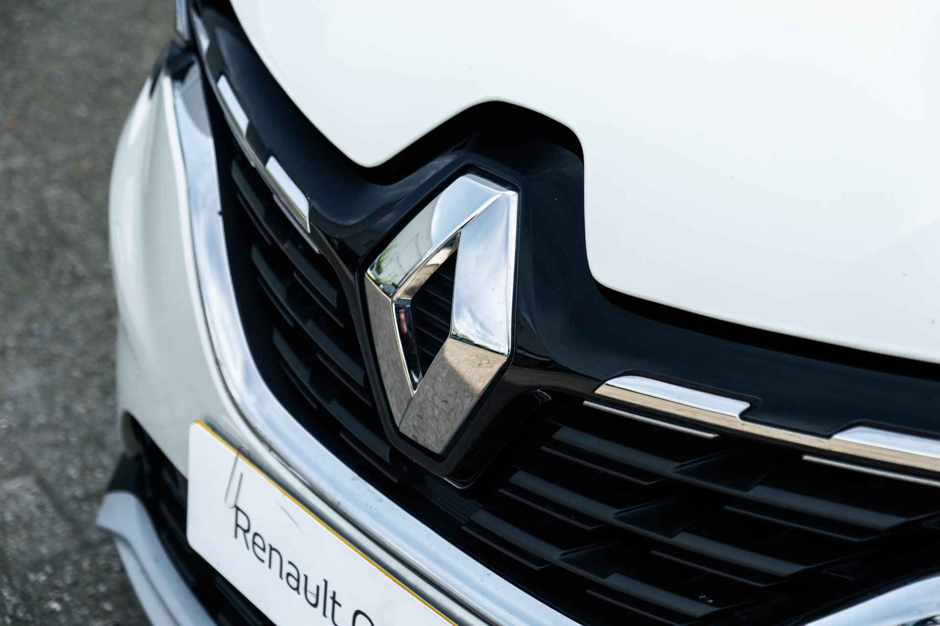 Renault Captur 1.3 TCe 155pk Edition ONE | Automaat | sensoren achter | LM Velgen 18 "| Navigatie | incl. Bovag rijklaarpakket met 12 maanden garantie - 19/49