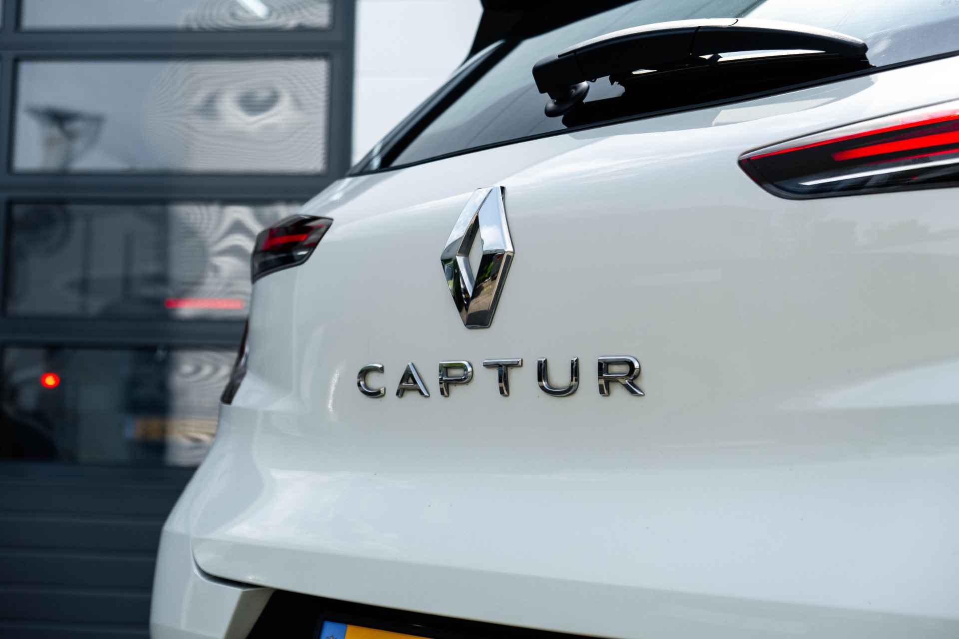 Renault Captur 1.3 TCe 155pk Edition ONE | Automaat | sensoren achter | LM Velgen 18 "| Navigatie | incl. Bovag rijklaarpakket met 12 maanden garantie - 23/49