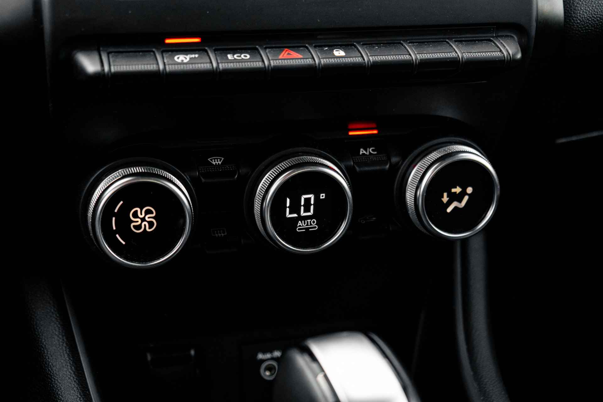 Renault Captur 1.3 TCe 155pk Edition ONE | Automaat | sensoren achter | LM Velgen 18 "| Navigatie | incl. Bovag rijklaarpakket met 12 maanden garantie - 40/49