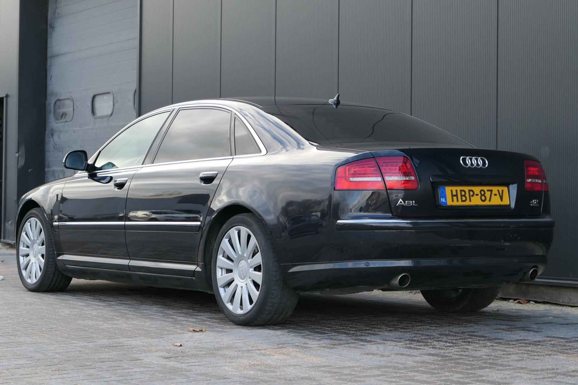 Audi A8 4.2 FSI Quattro Lang V8 350pk Facelift Leder Navi Youngtimer - 10/33