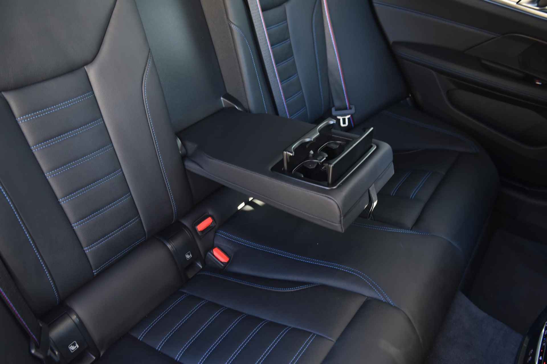 BMW i4 eDrive40 High Executive M-Sport / Laser / Schuifdak / 19" / Comfort Acces / Auto Pilot - 7/25