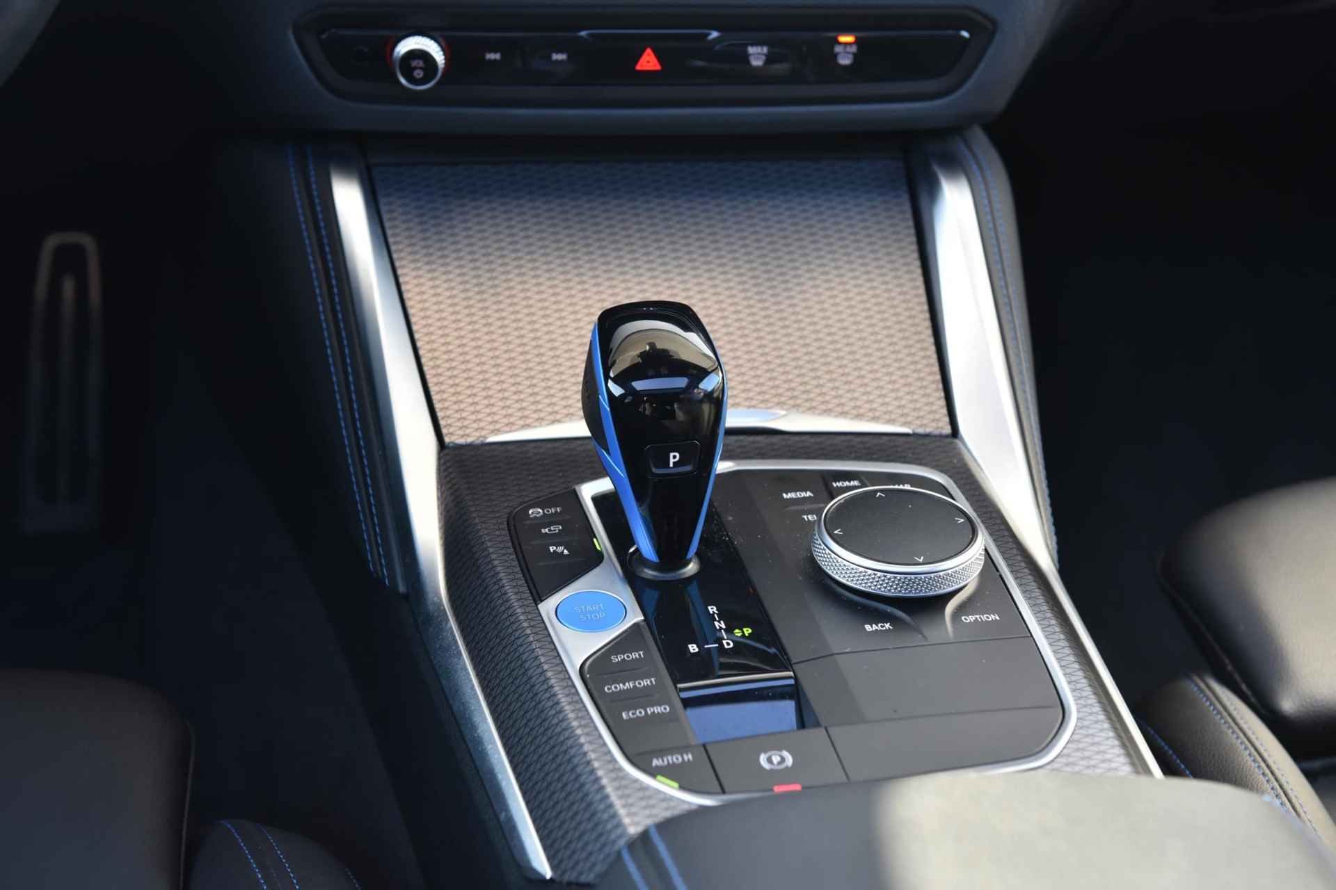 BMW i4 eDrive40 High Executive M-Sport / Laser / Schuifdak / 19" / Comfort Acces / Auto Pilot - 13/25