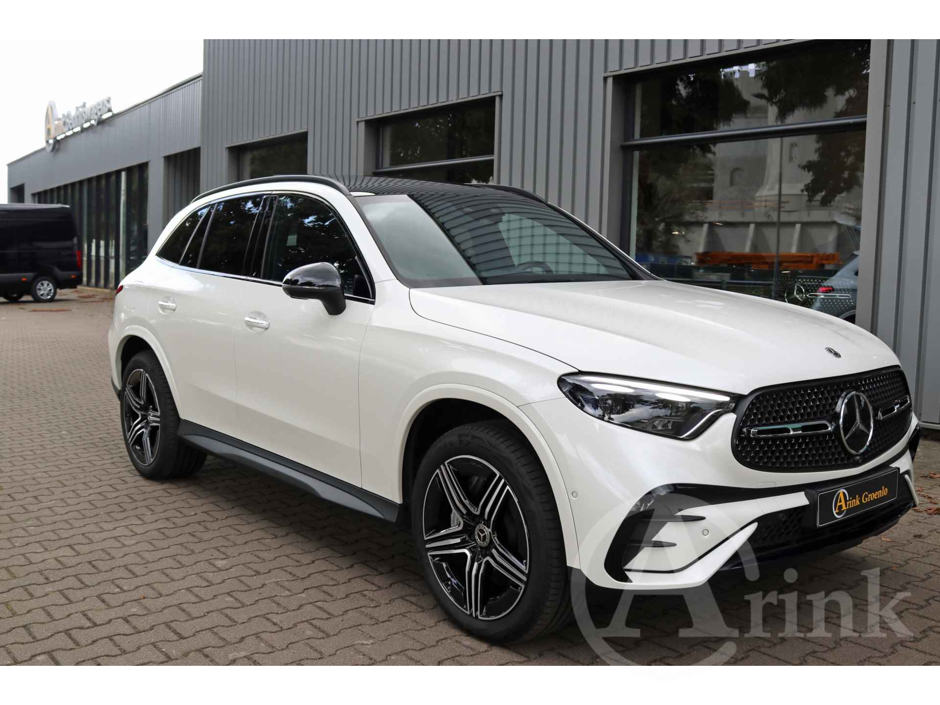 Mercedes-Benz GLC 300e 4MATIC AMG Line Premiumplus Rijassistentiepakket Panoramadak Nappa Leder - 9/29