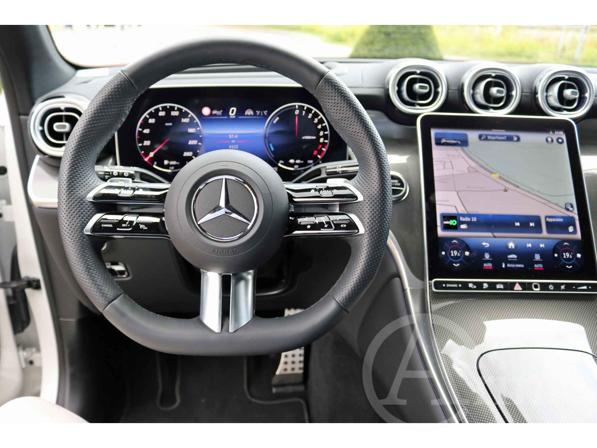 Mercedes-Benz GLC 300e 4MATIC AMG Line Premiumplus Rijassistentiepakket Panoramadak Nappa Leder - 12/29