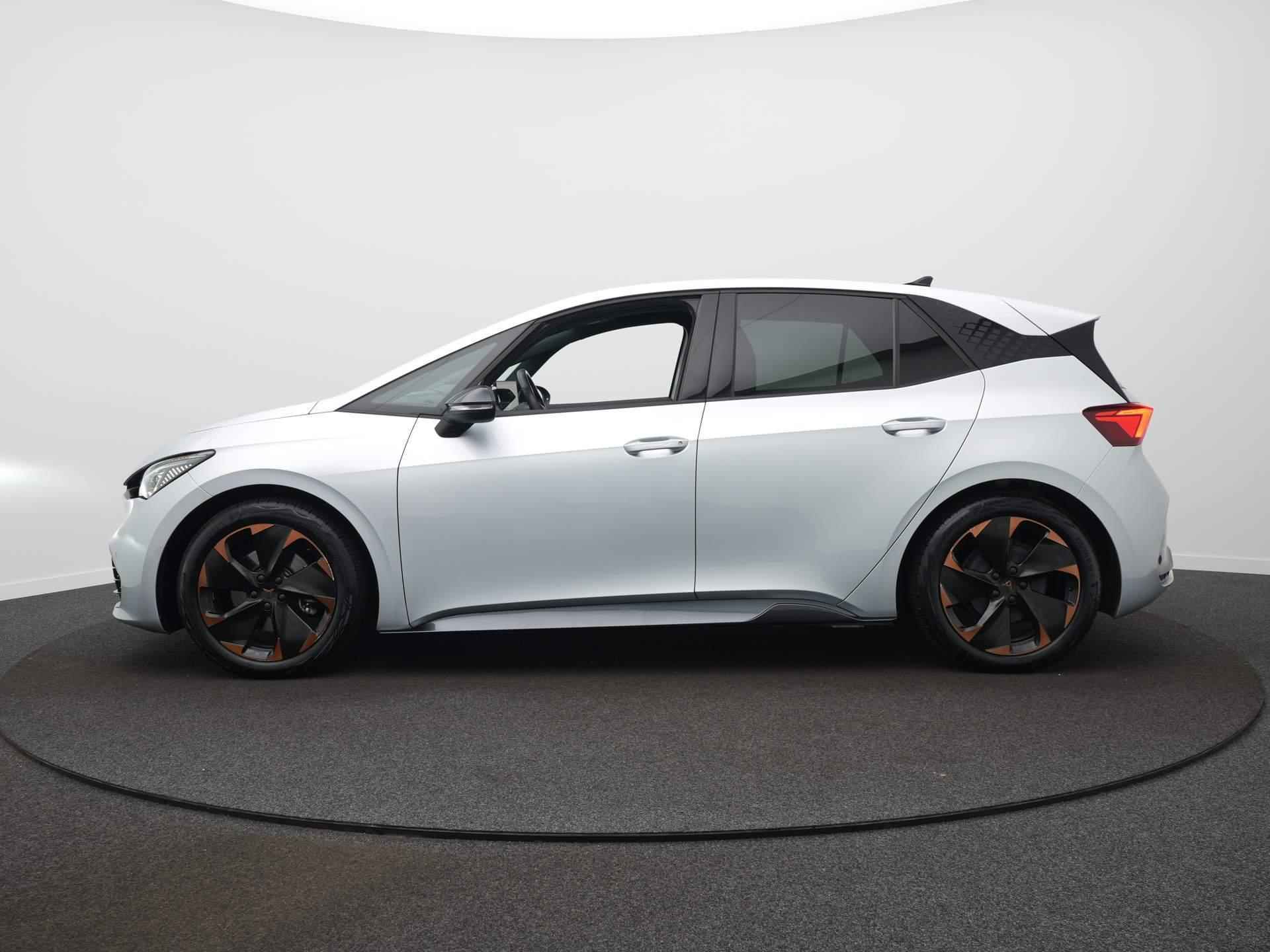 CUPRA Born Adrenaline One 62 kWh / Acc / Camera /  Stoel & Stuurverwaming - 8/45