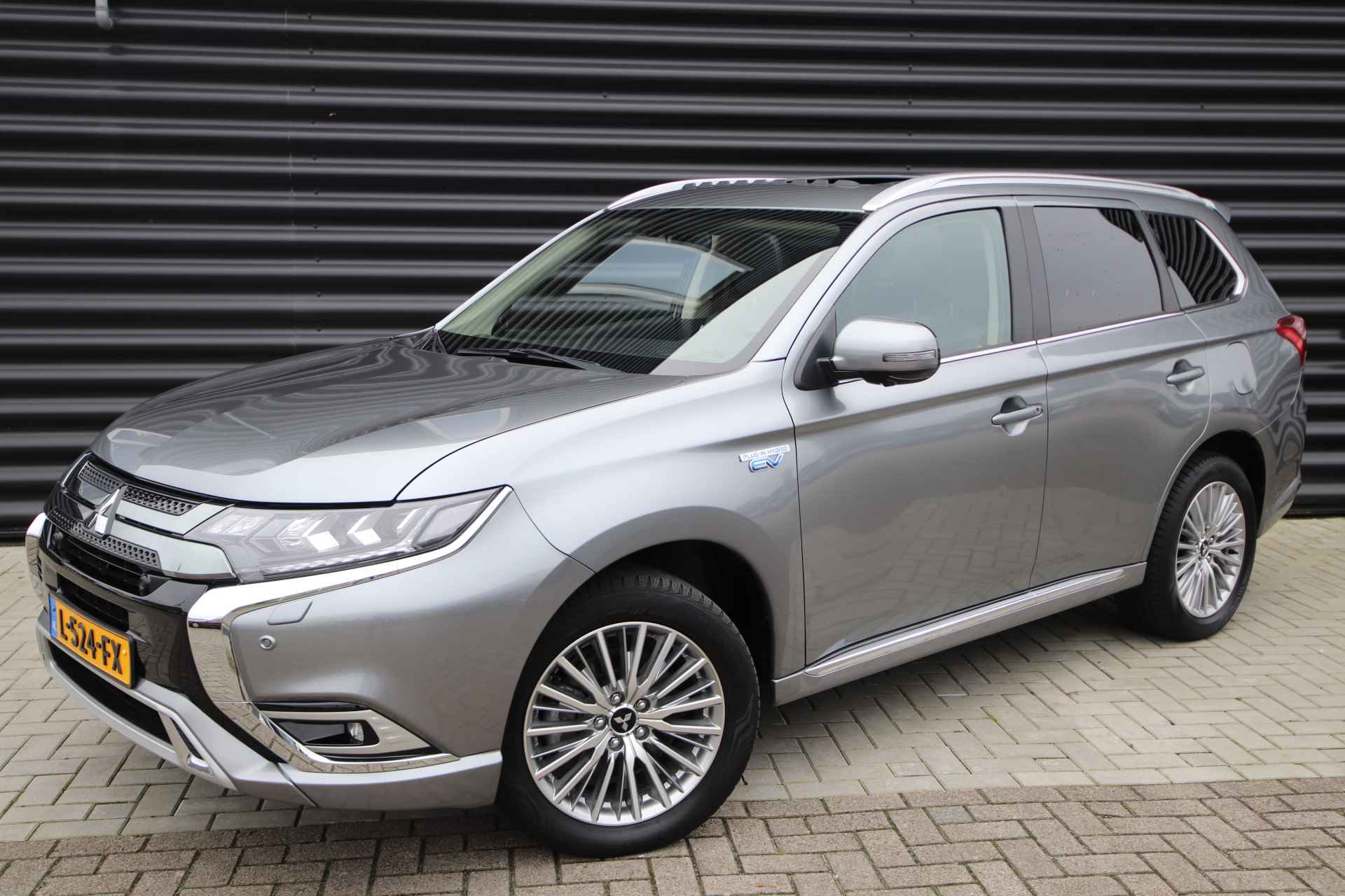 Mitsubishi Outlander 2.4 PHEV Intense+ NL-Auto, Trekaak, Opendak - 80/80