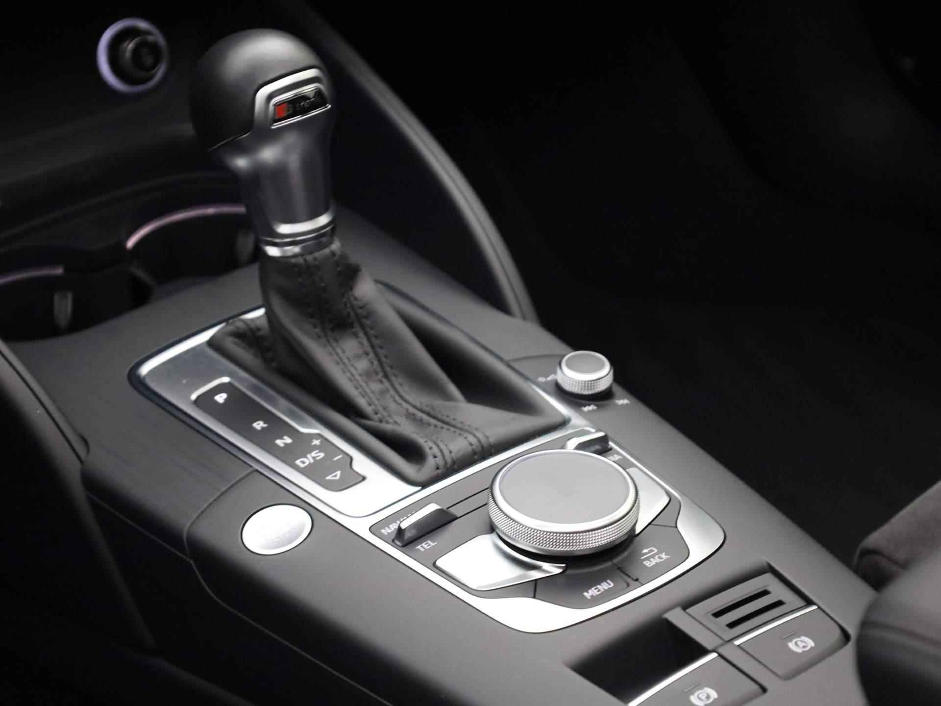 Audi A3 Sportback 35 TFSI Automaat S Line | Panorama dak | B&O Sound | Stoelverwarming | - 13/45