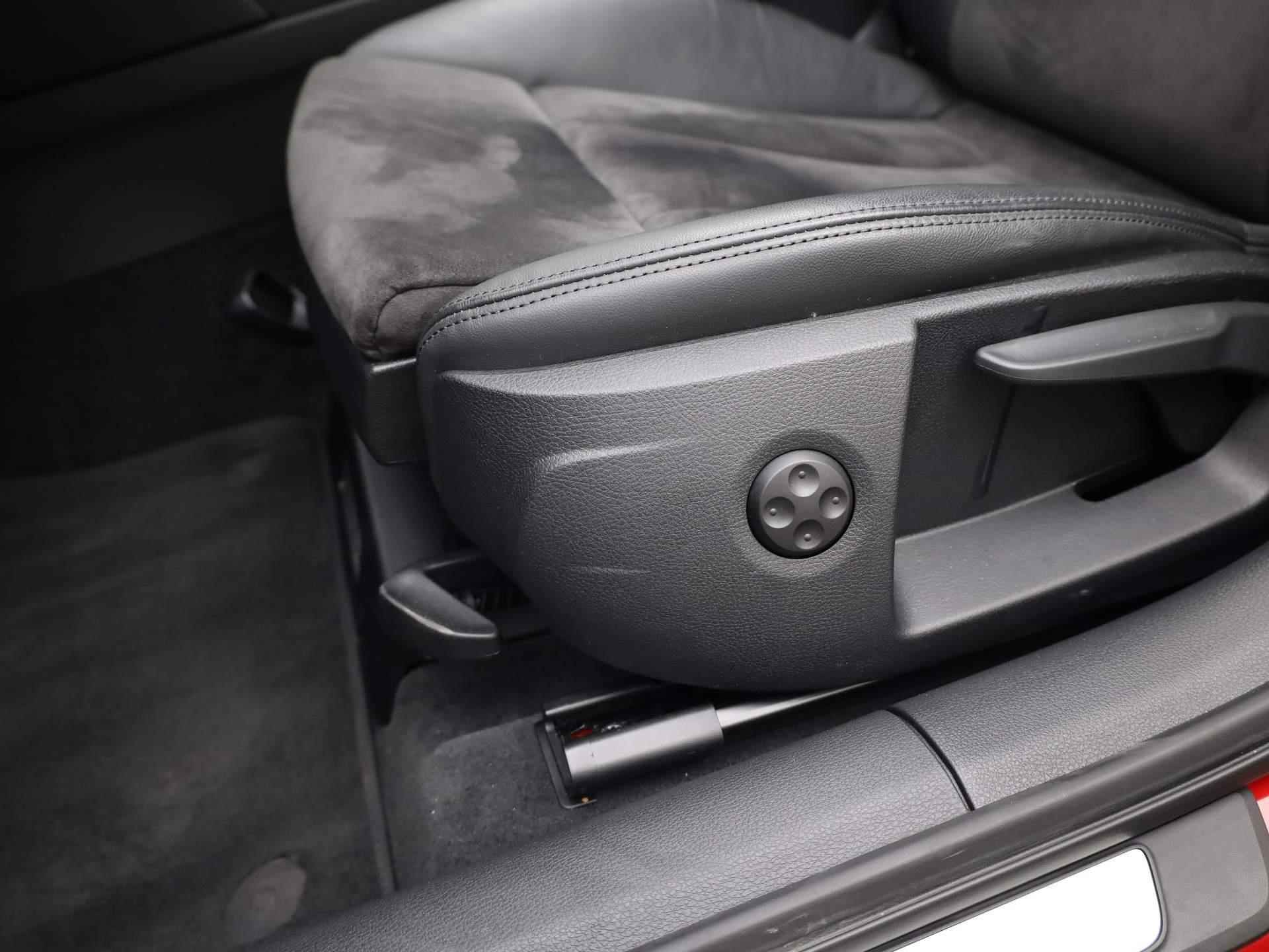 Audi A3 Sportback 35 TFSI Automaat S Line | Panorama dak | B&O Sound | Stoelverwarming | - 21/45