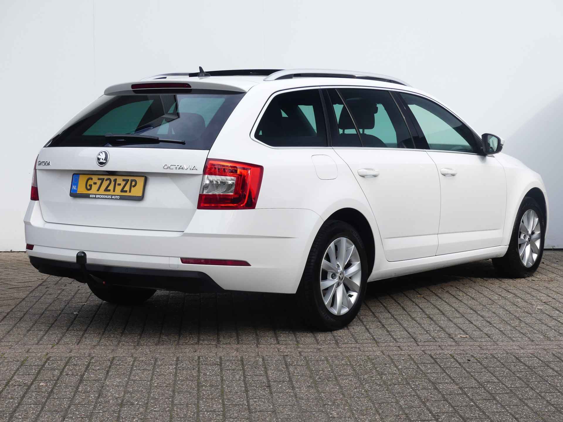 Škoda Octavia Combi 1.5 TSI 150PK Greentech Business Edition | TREKHAAK | PANORAMADAK | STOEL+VOORRUITVERWARMING | NAVI | - 7/38