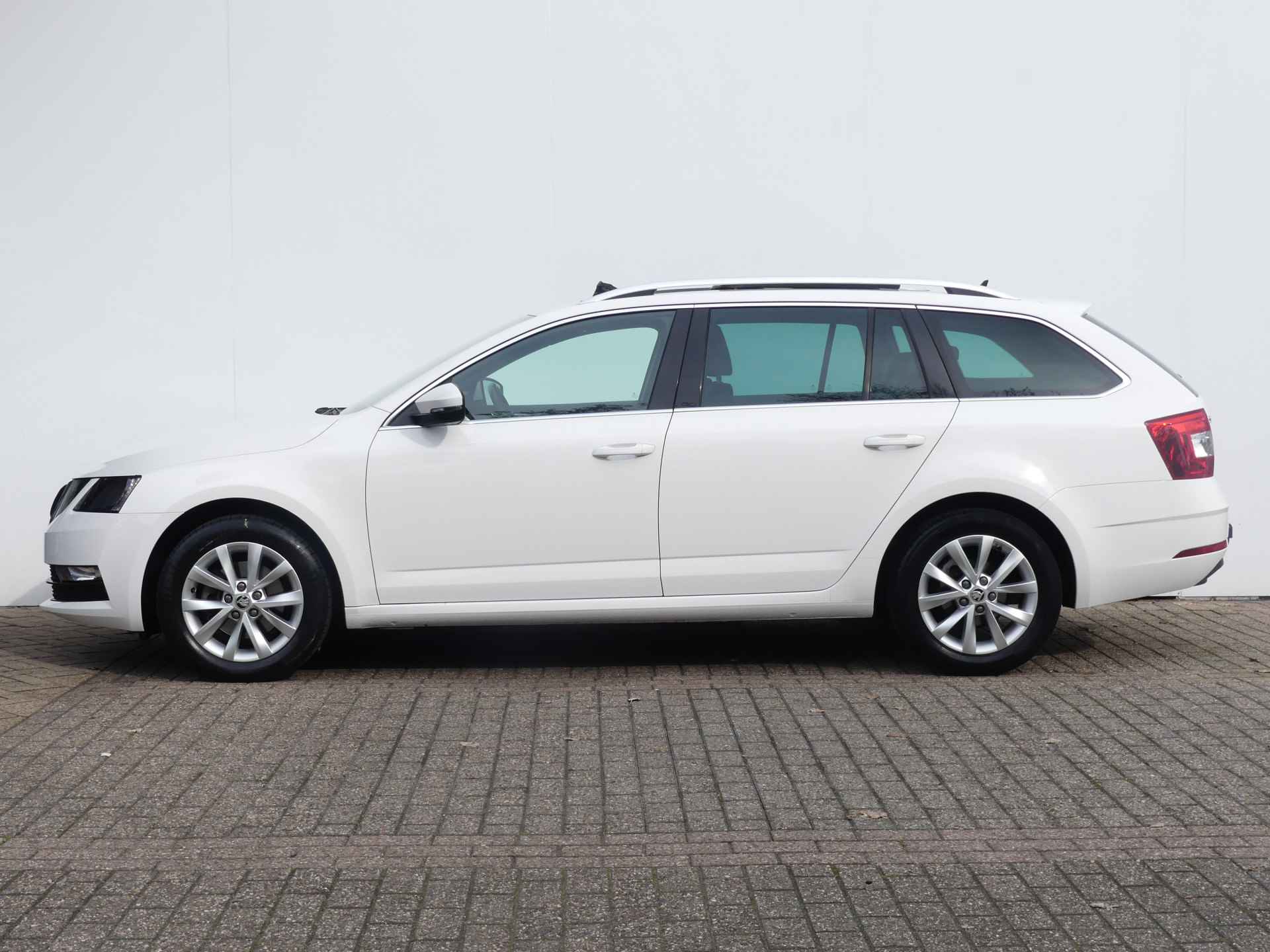 Škoda Octavia Combi 1.5 TSI 150PK Greentech Business Edition | TREKHAAK | PANORAMADAK | STOEL+VOORRUITVERWARMING | NAVI | - 33/38