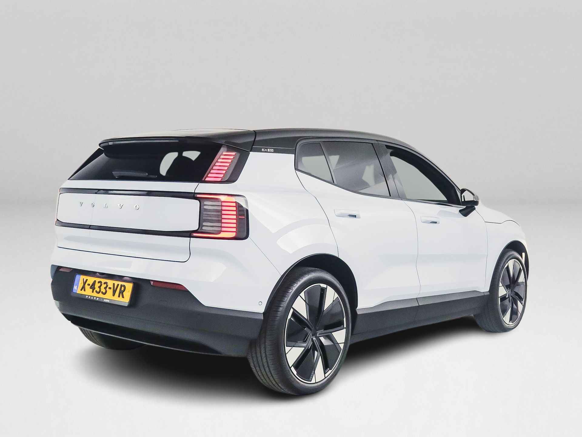 Volvo EX30 Twin Motor Performance Ultra 69 kWh | Panoramadak | Parkeercamera | Stoel- en stuurverwarming - 3/36