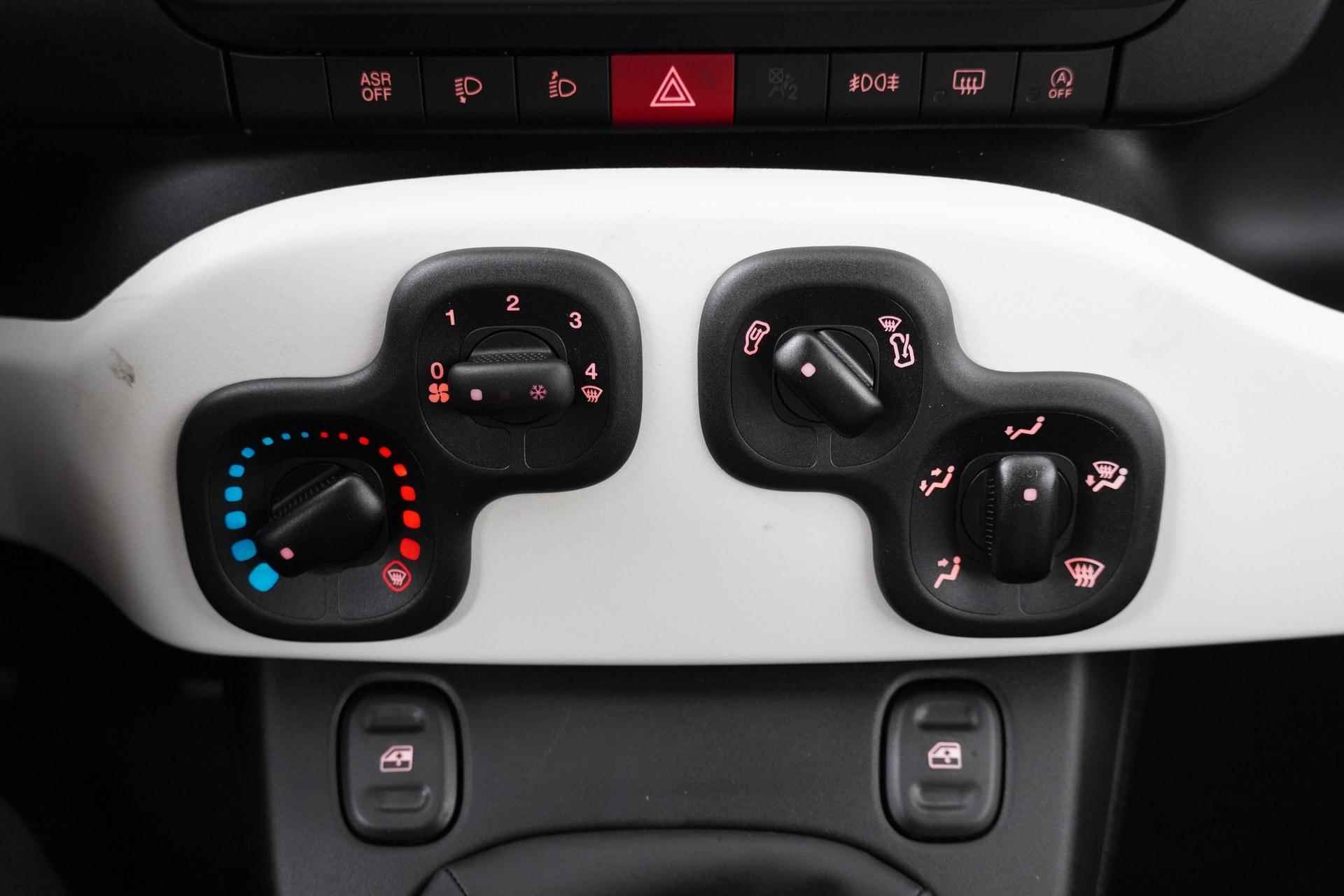 Fiat Panda 1.0 Hybrid 70pk Pandina | Apple Carplay/Android Auto | Zwart dak | Airco | Cruise control | PDC Achter | - 16/17