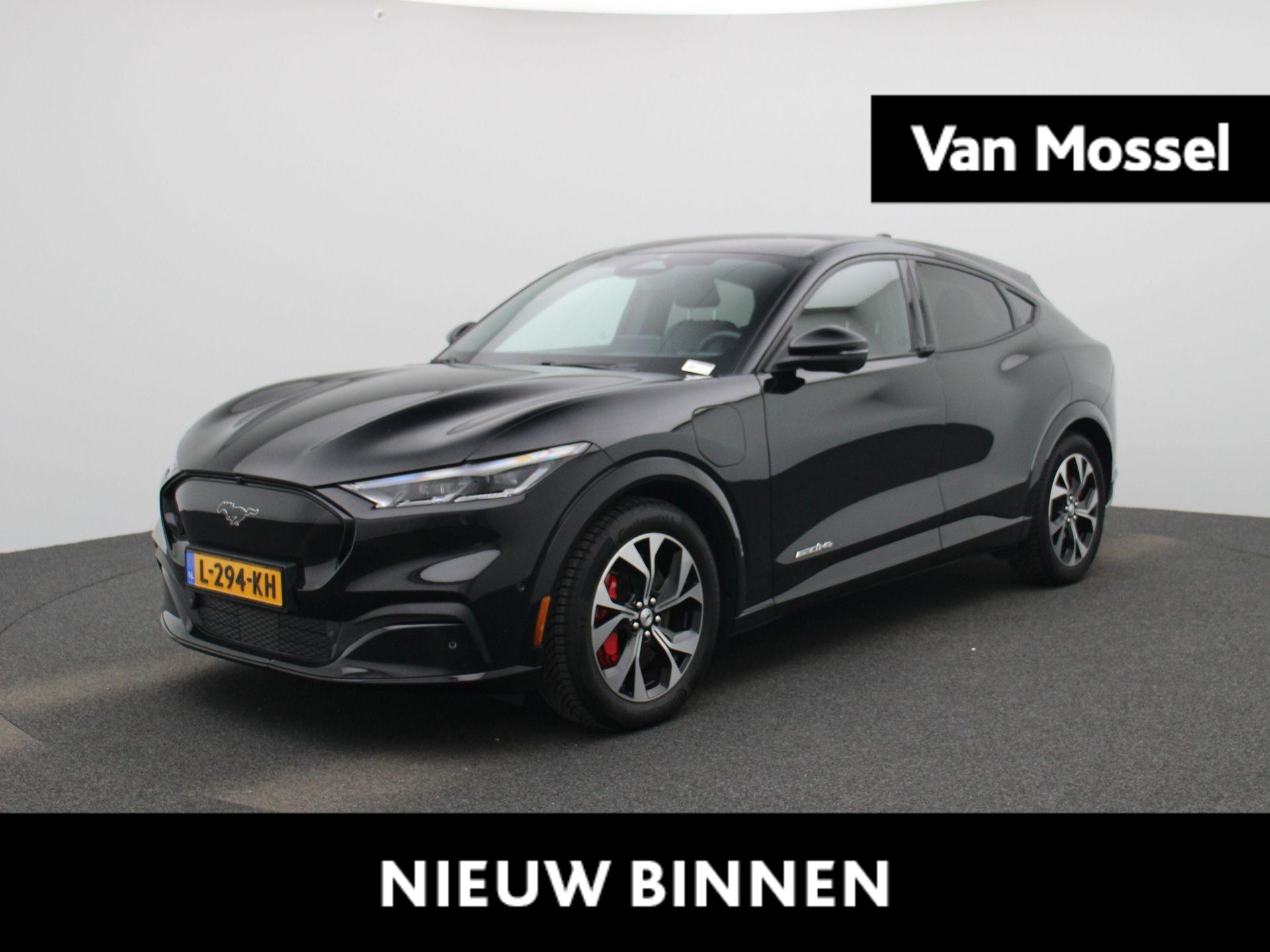 Ford Mustang Mach-E AWD 75 kWh | Achteruitrijcamera | Parkeersensoren | Stoelverwarming | Stuurverwarming |