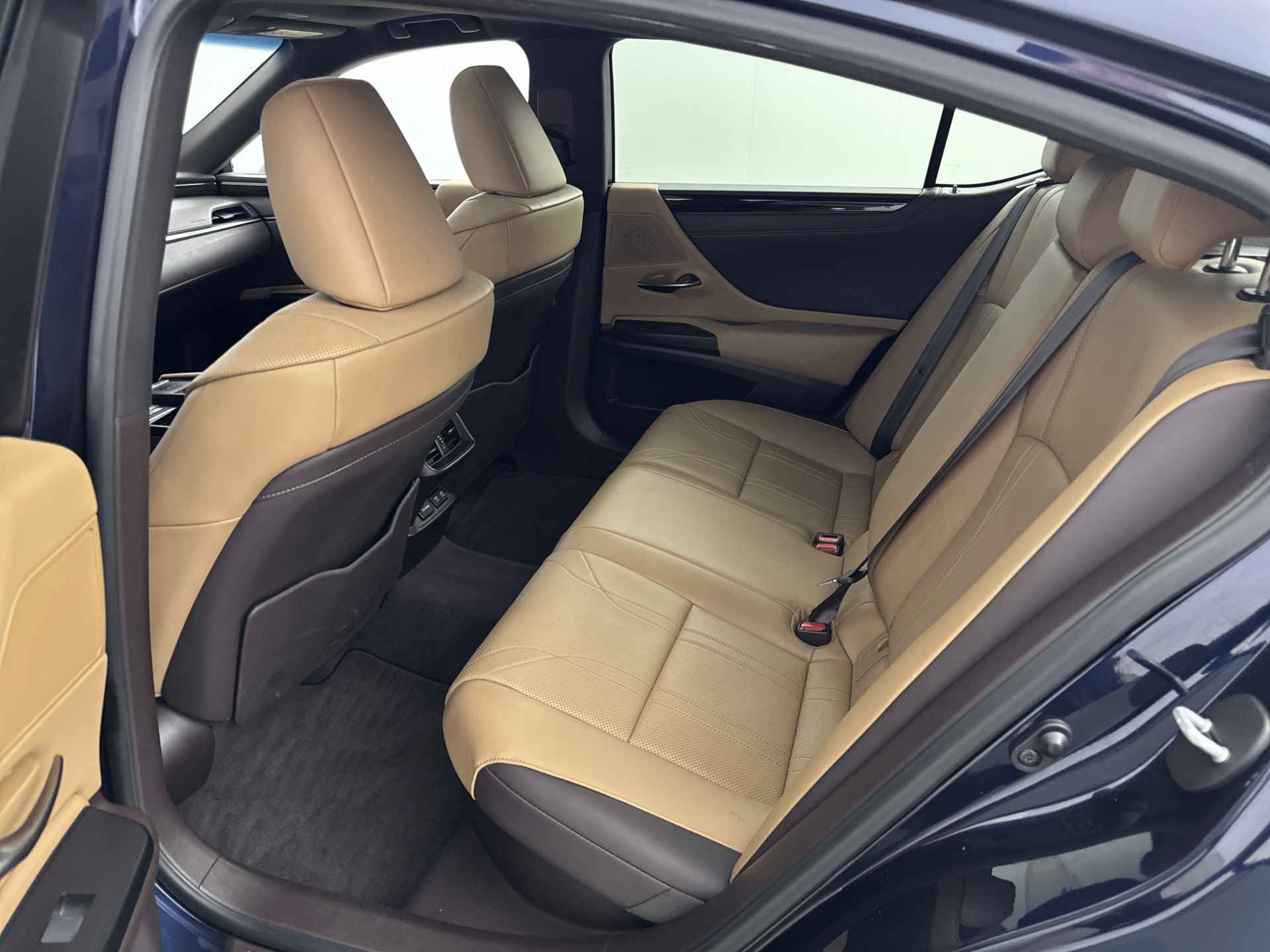 Lexus ES 300h Luxury Line | NL-Auto | Glazen Schuifdak | Stoelverwarming/-Verkoeling | - 20/41