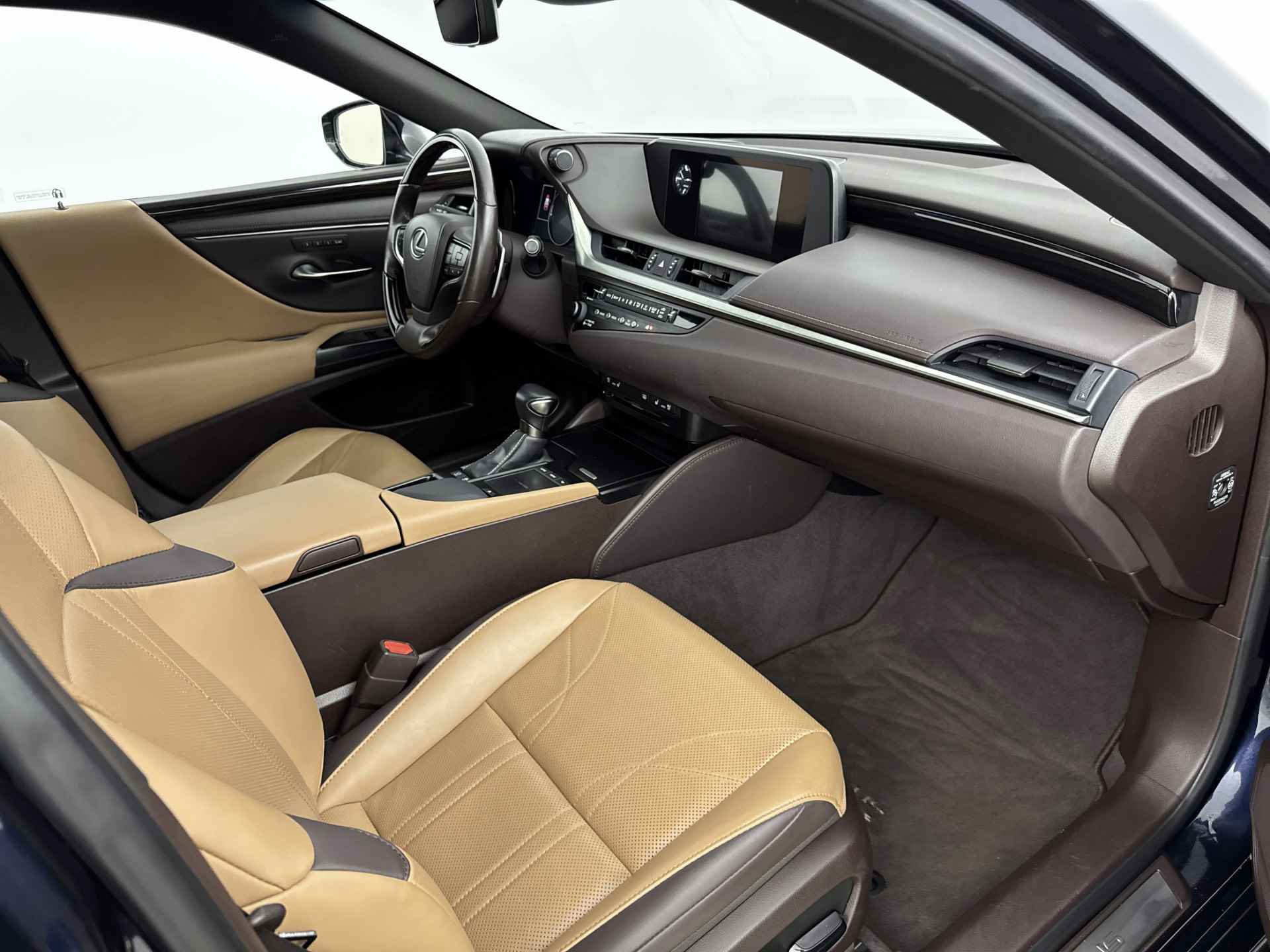 Lexus ES 300h Luxury Line | NL-Auto | Glazen Schuifdak | Stoelverwarming/-Verkoeling | - 31/41