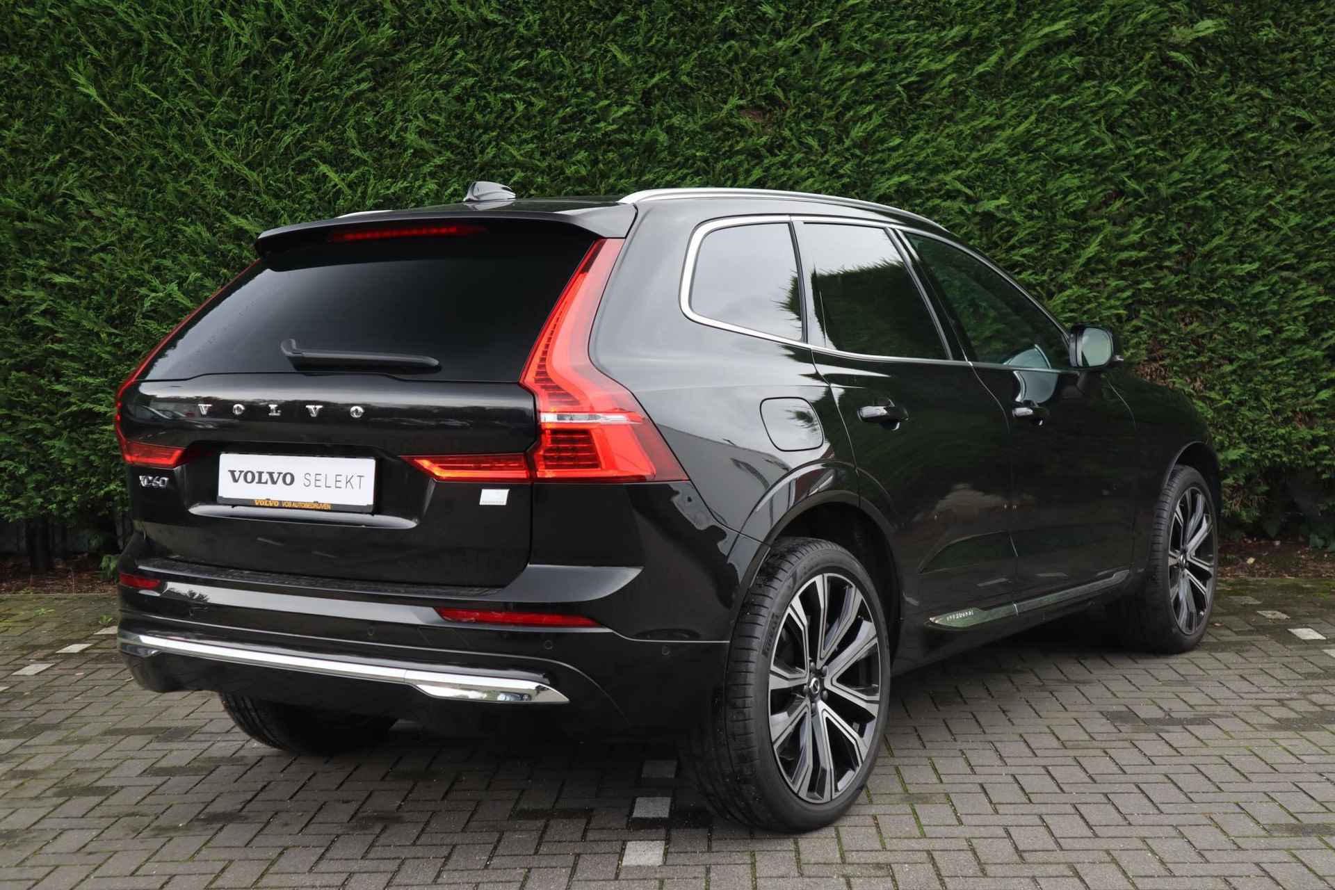 Volvo XC60 2.0 Recharge T8 AWD Ultimate Bright - 3/35