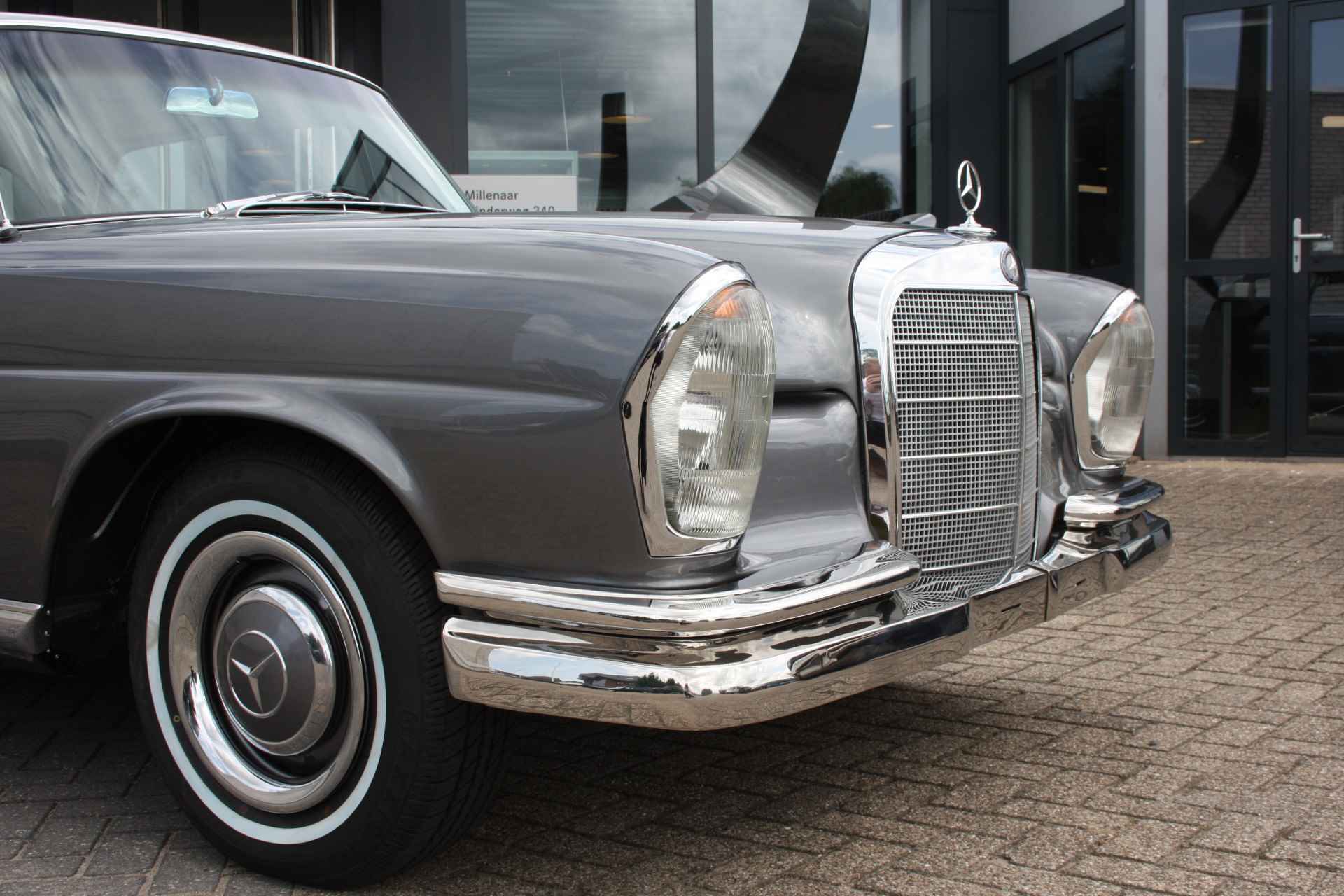 Mercedes-Benz W111 250SE | Gerestaureerd | Nieuwstaat - 7/41