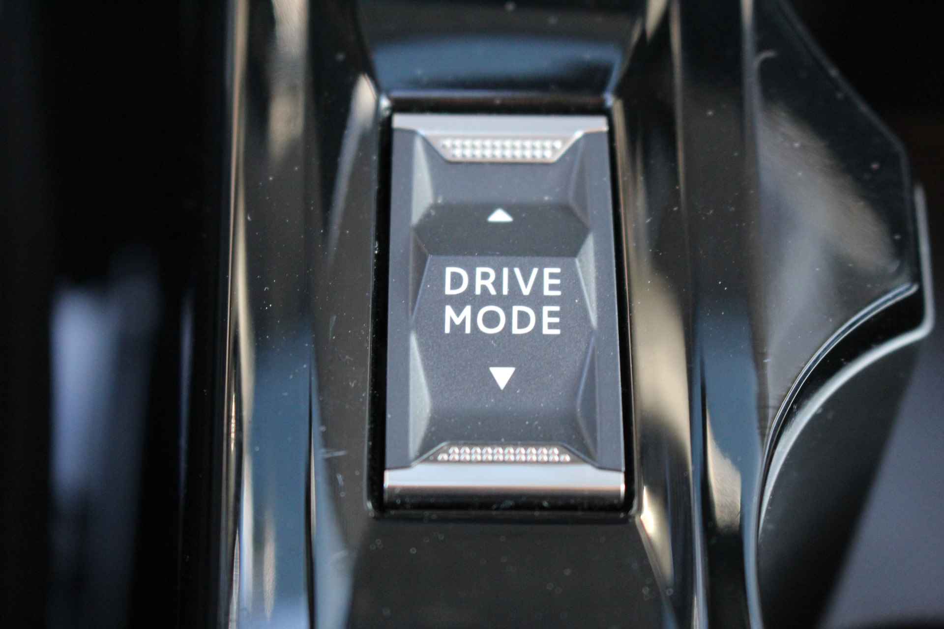 Peugeot e-208 Allure Pack | 3D Nav. + Display | Full LED | Cam | Half leder | LMV 16'' | PDC | Carplay | Climate & - 10/52