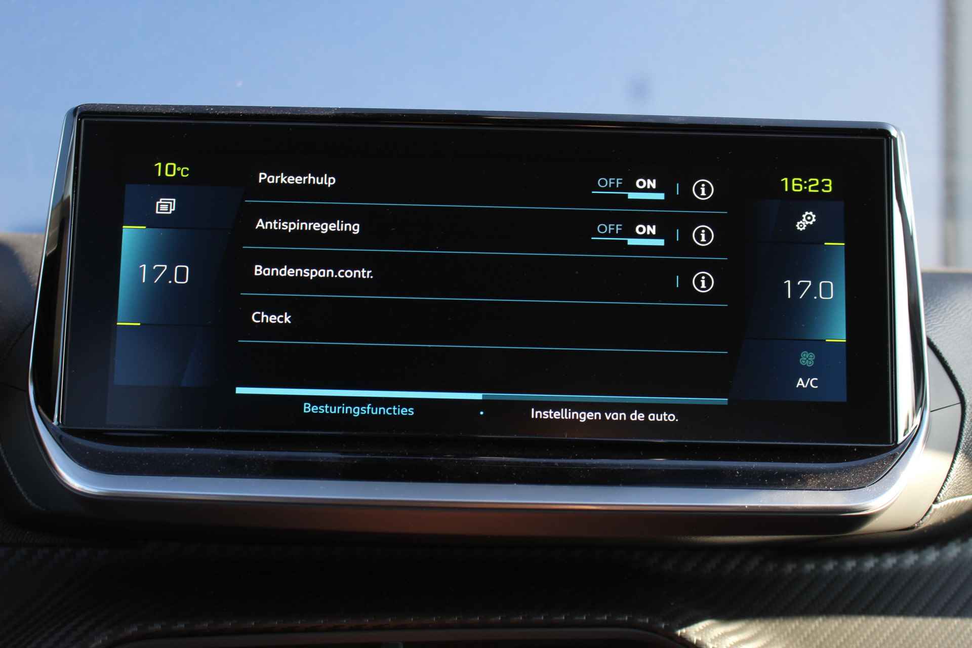 Peugeot e-208 Allure Pack | 3D Nav. + Display | Full LED | Cam | Half leder | LMV 16'' | PDC | Carplay | Climate & - 20/52