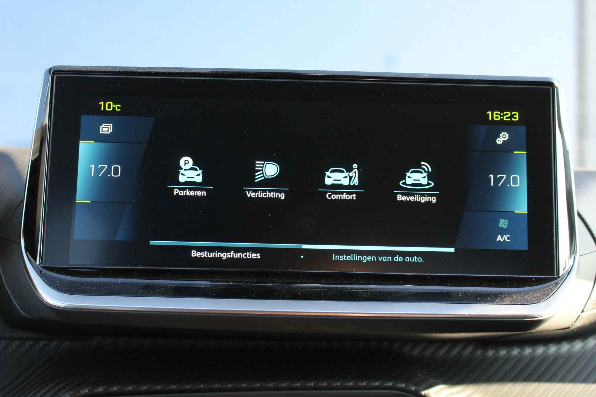 Peugeot e-208 Allure Pack | 3D Nav. + Display | Full LED | Cam | Half leder | LMV 16'' | PDC | Carplay | Climate & - 21/52