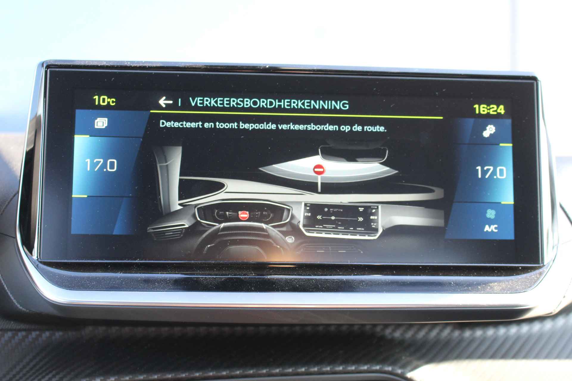 Peugeot e-208 Allure Pack | 3D Nav. + Display | Full LED | Cam | Half leder | LMV 16'' | PDC | Carplay | Climate & - 25/52