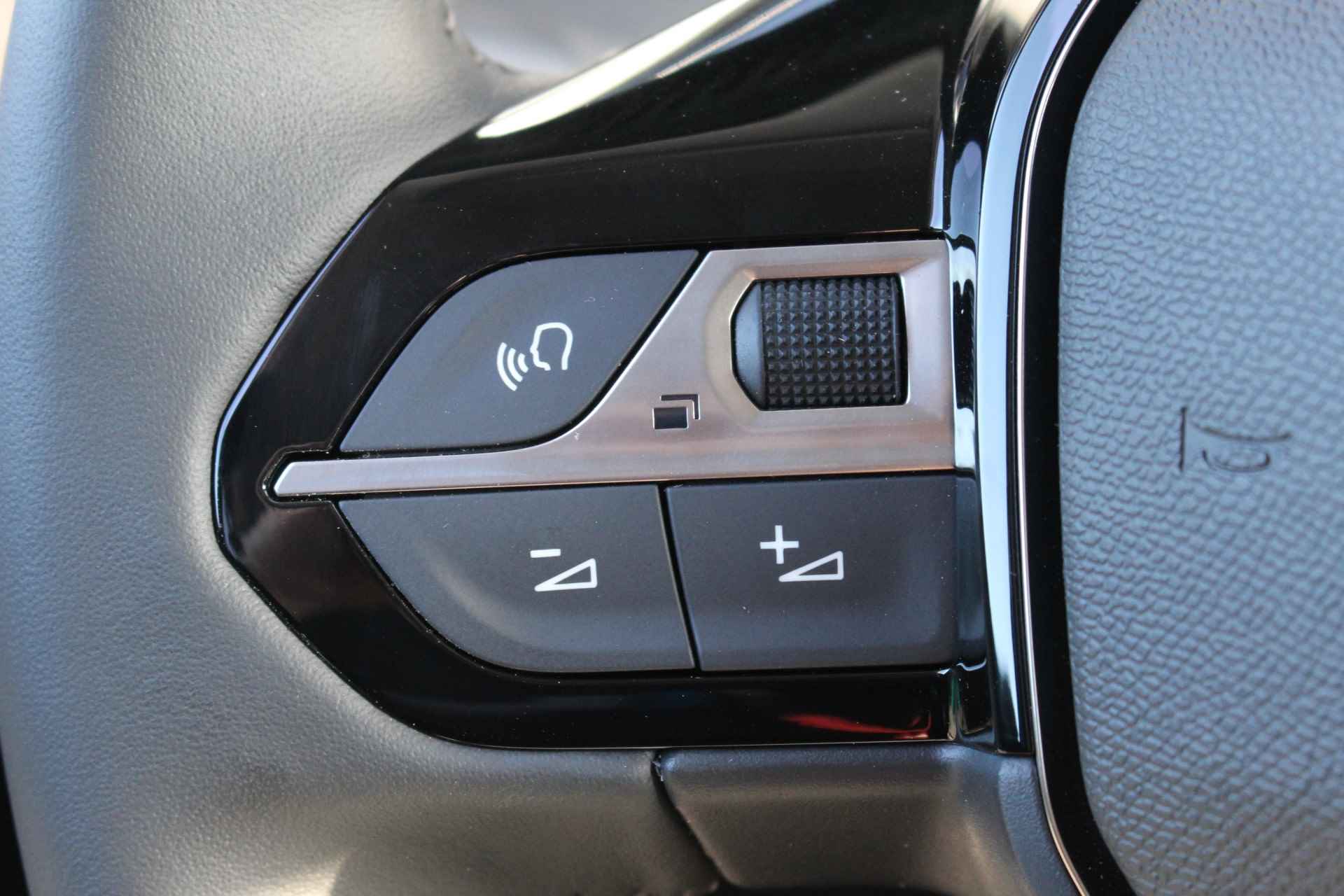 Peugeot e-208 Allure Pack | 3D Nav. + Display | Full LED | Cam | Half leder | LMV 16'' | PDC | Carplay | Climate & - 30/52