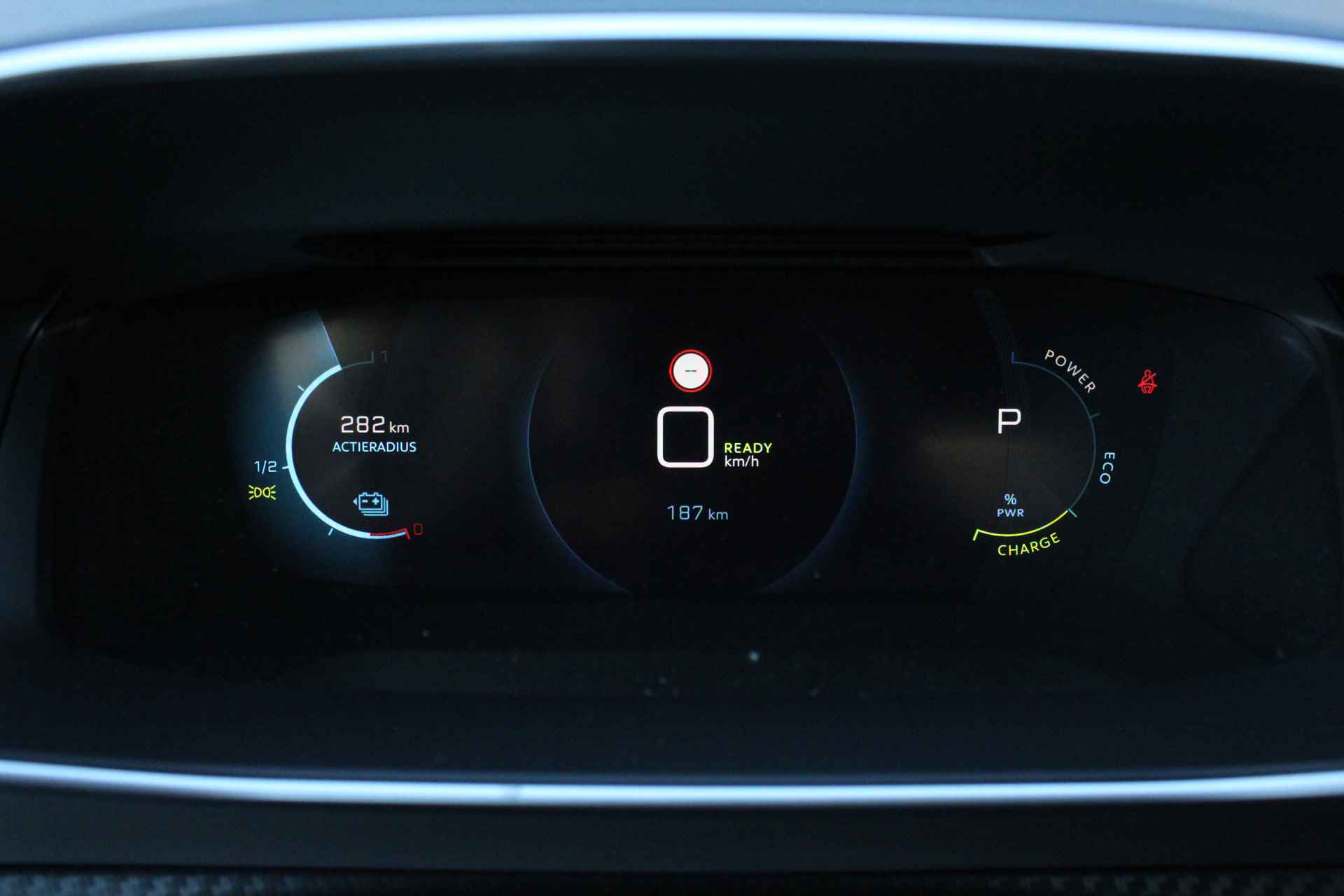 Peugeot e-208 Allure Pack | 3D Nav. + Display | Full LED | Cam | Half leder | LMV 16'' | PDC | Carplay | Climate & - 36/52